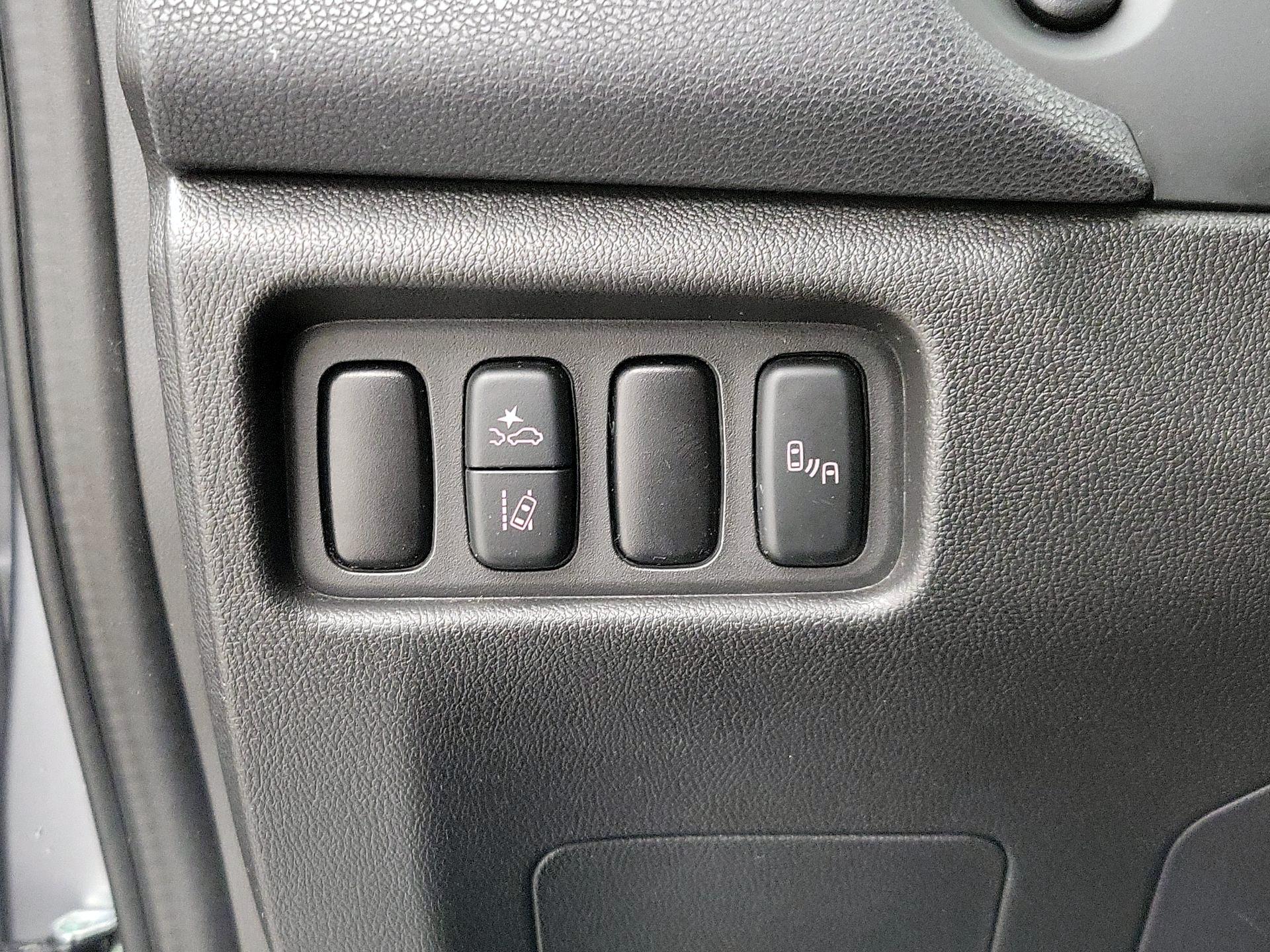 Thumbnail: 2022 Mitsubishi Outlander Sport - 13