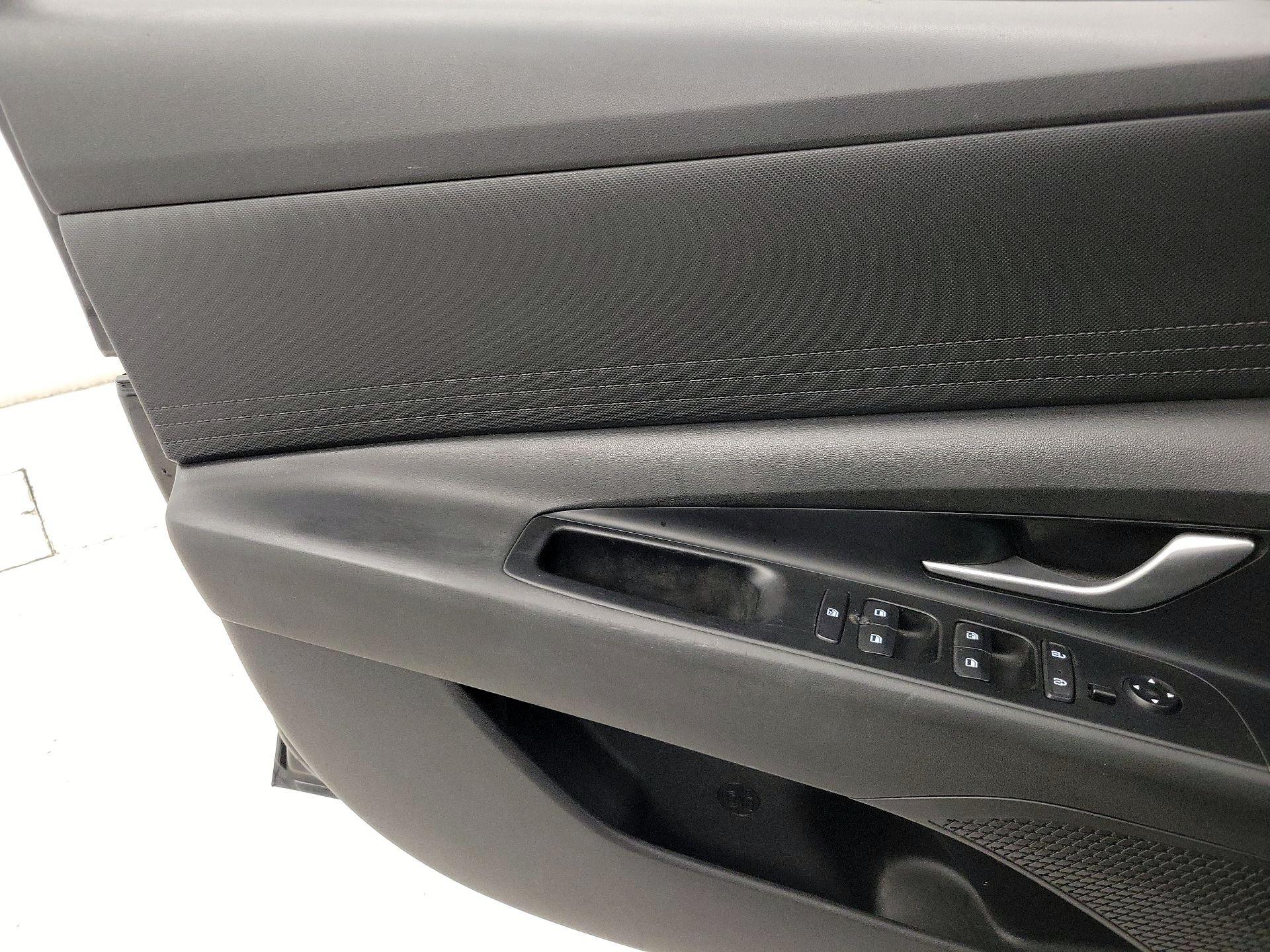 Thumbnail: 2021 Hyundai Elantra - 12