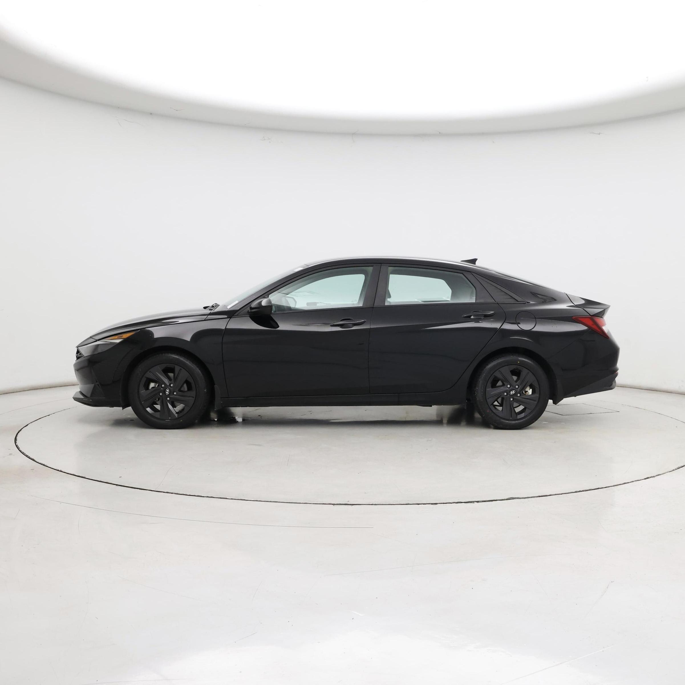 Thumbnail: 2021 Hyundai Elantra - 3