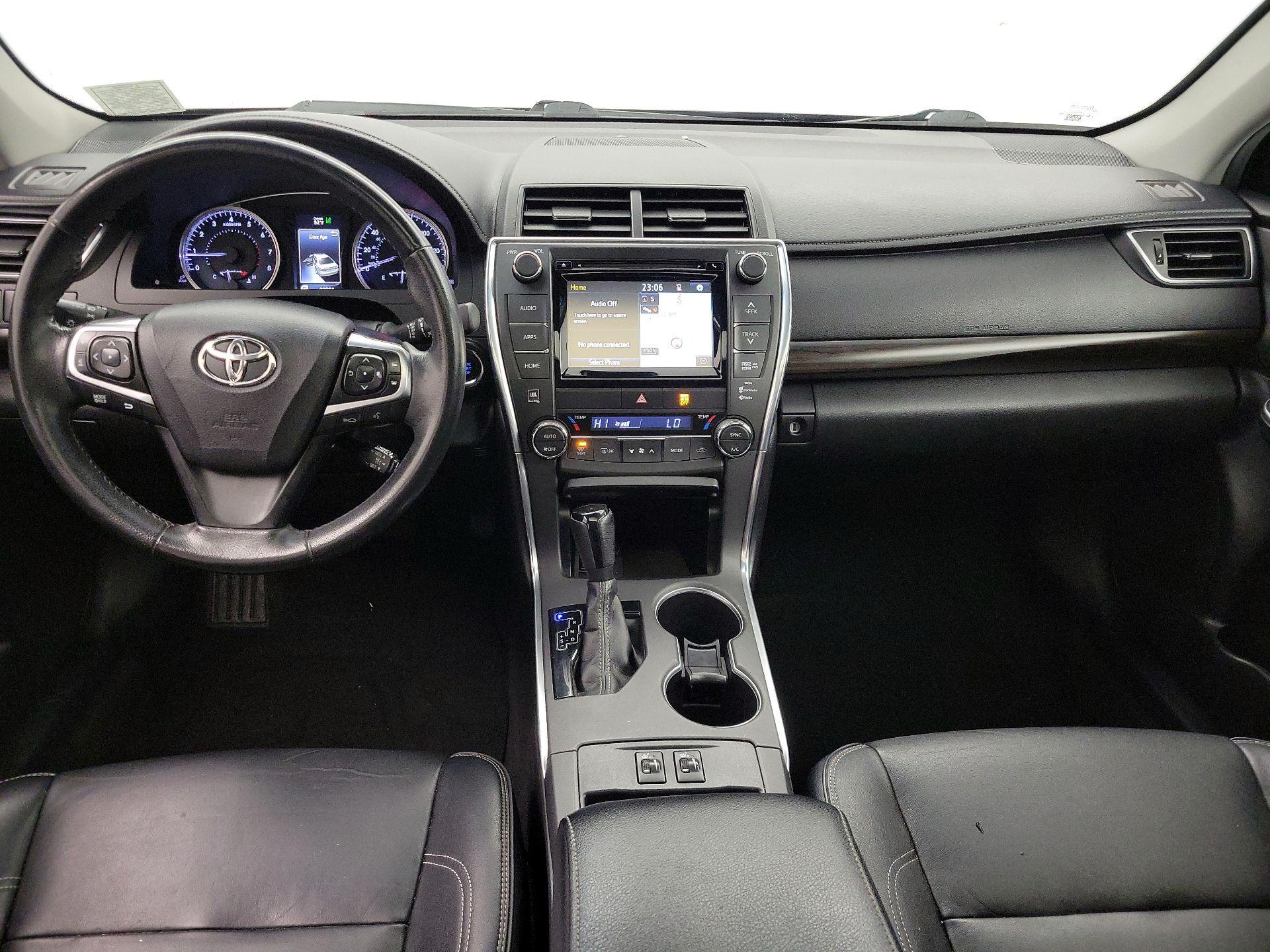Thumbnail: 2015 Toyota Camry - 9