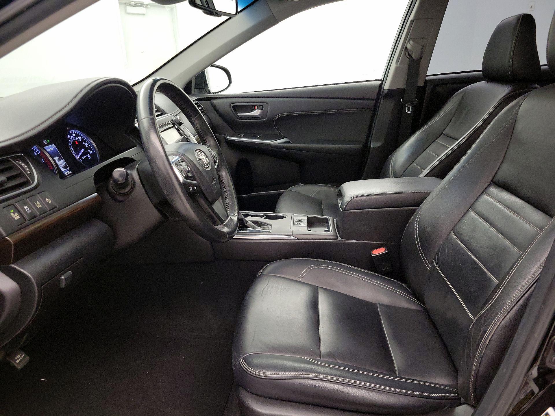 Thumbnail: 2015 Toyota Camry - 11