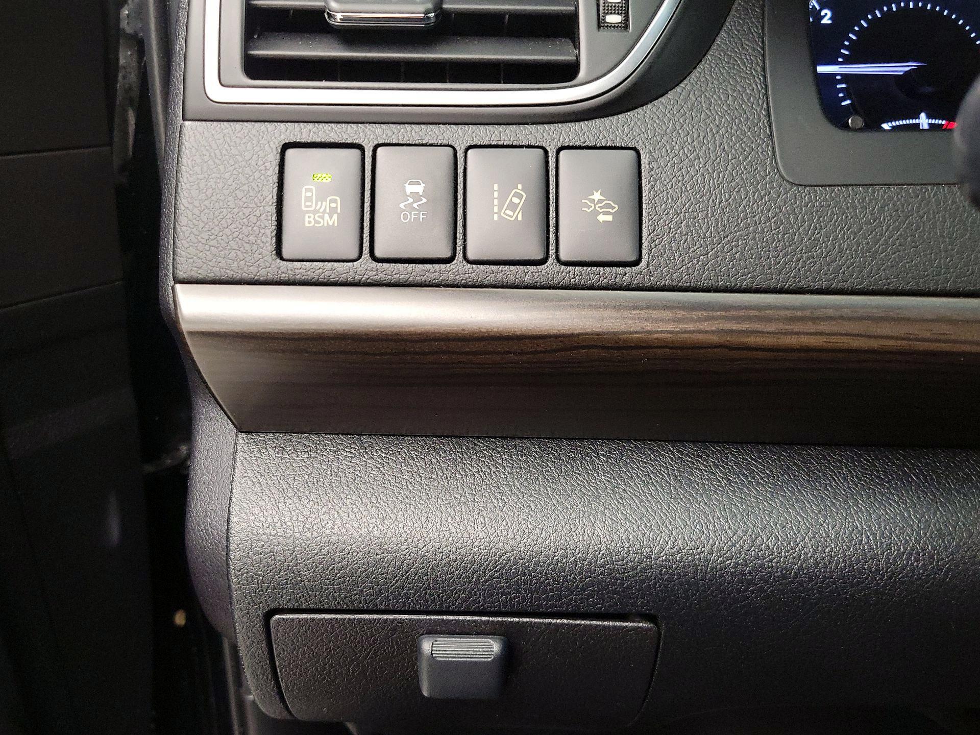 Thumbnail: 2015 Toyota Camry - 13