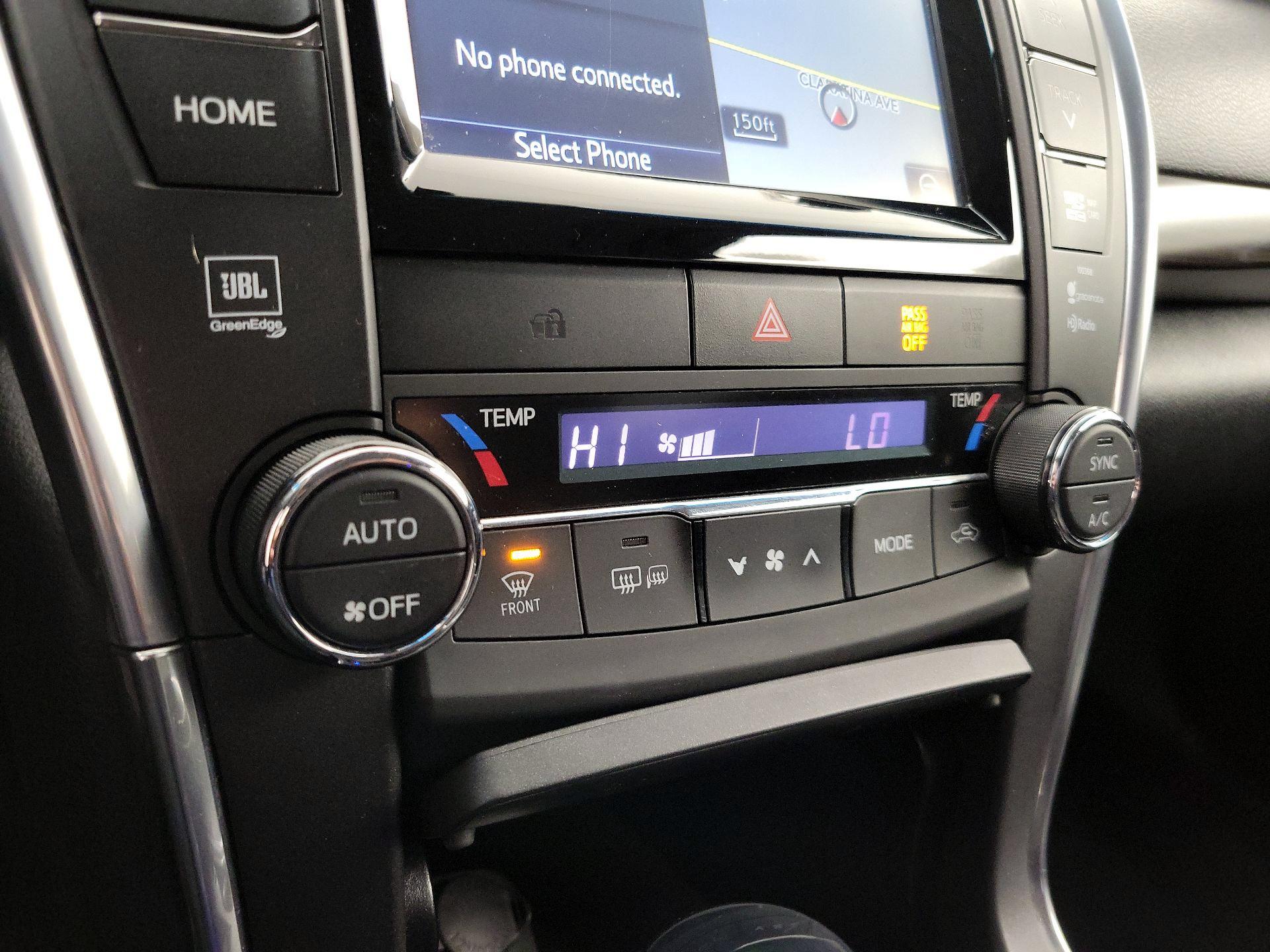 Thumbnail: 2015 Toyota Camry - 17