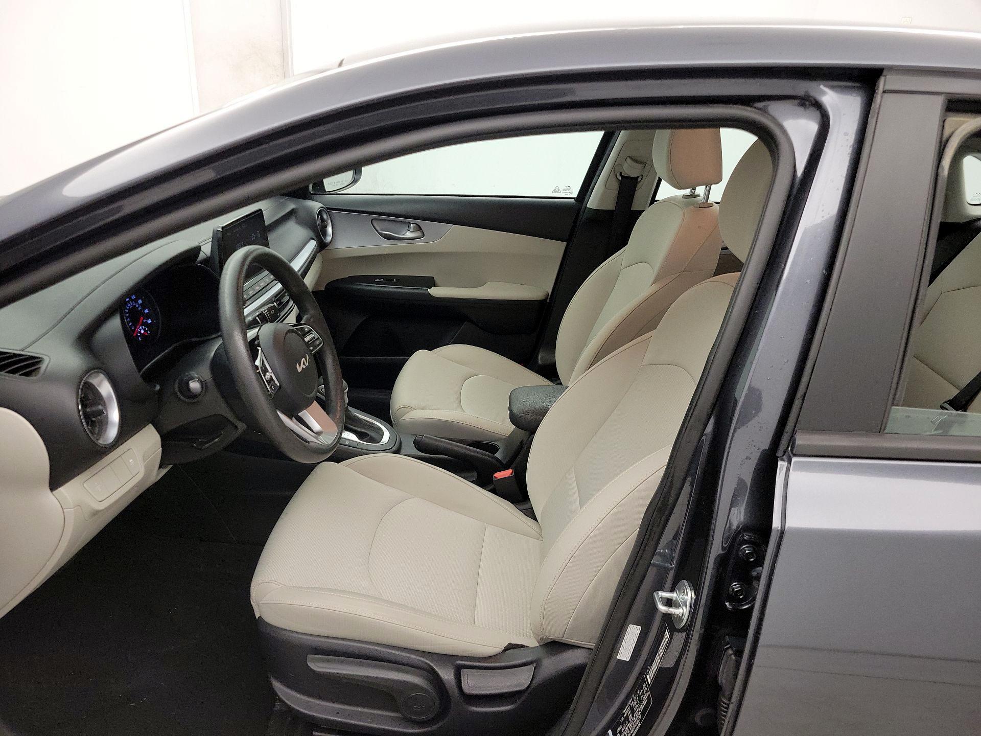 Thumbnail: 2023 Kia Forte - 11