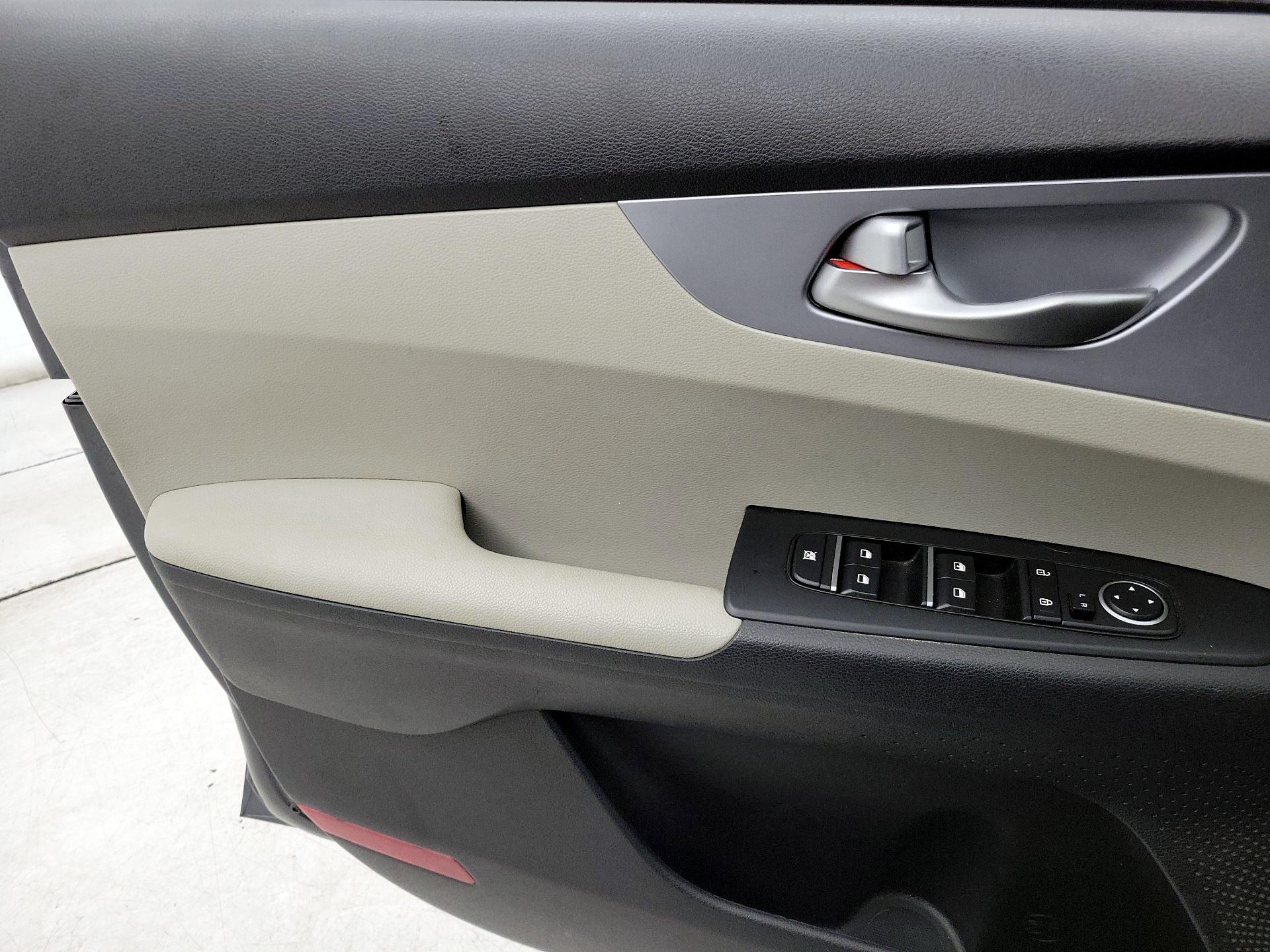 Thumbnail: 2023 Kia Forte - 12
