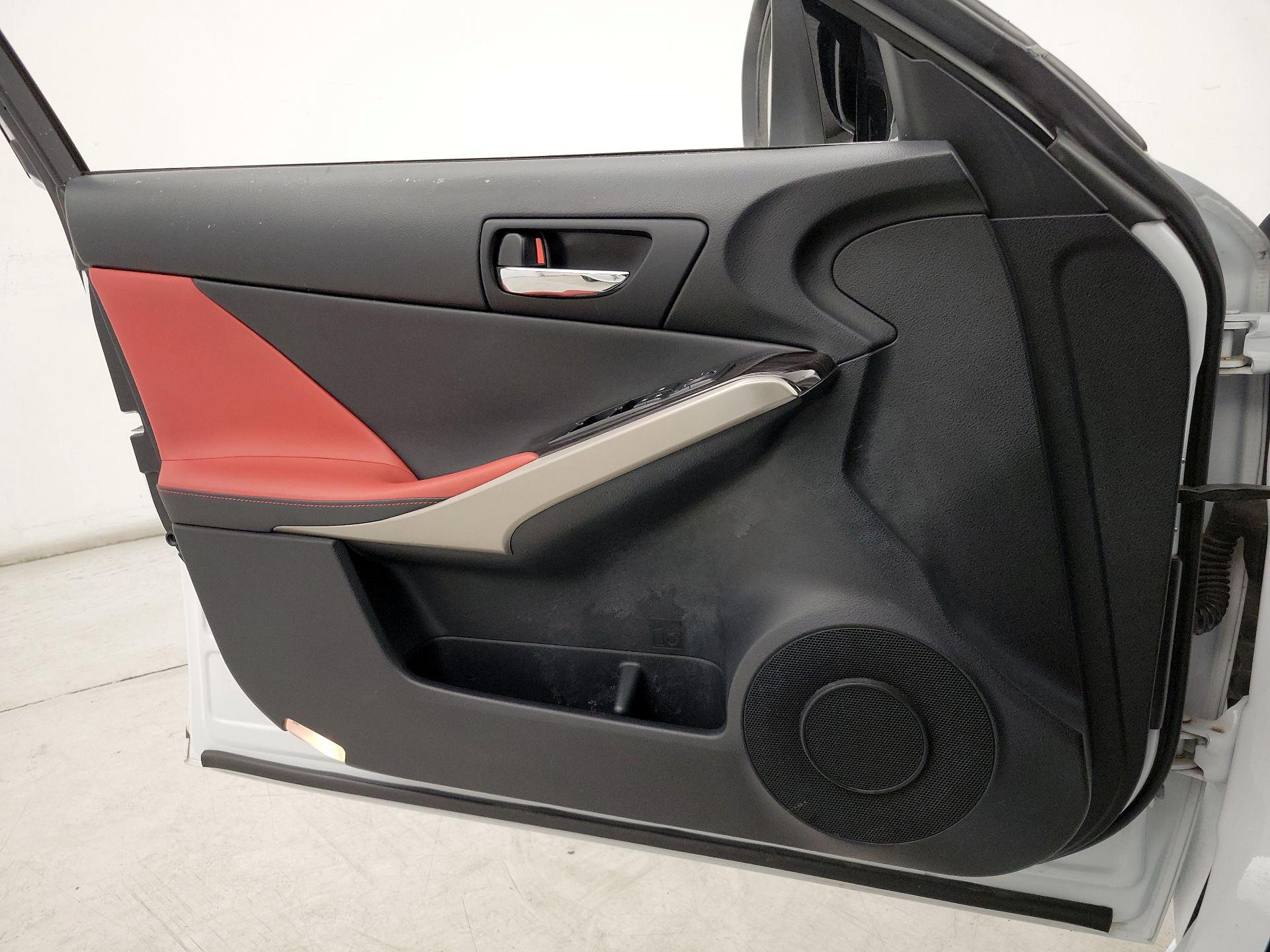Thumbnail: 2015 Lexus IS - 12