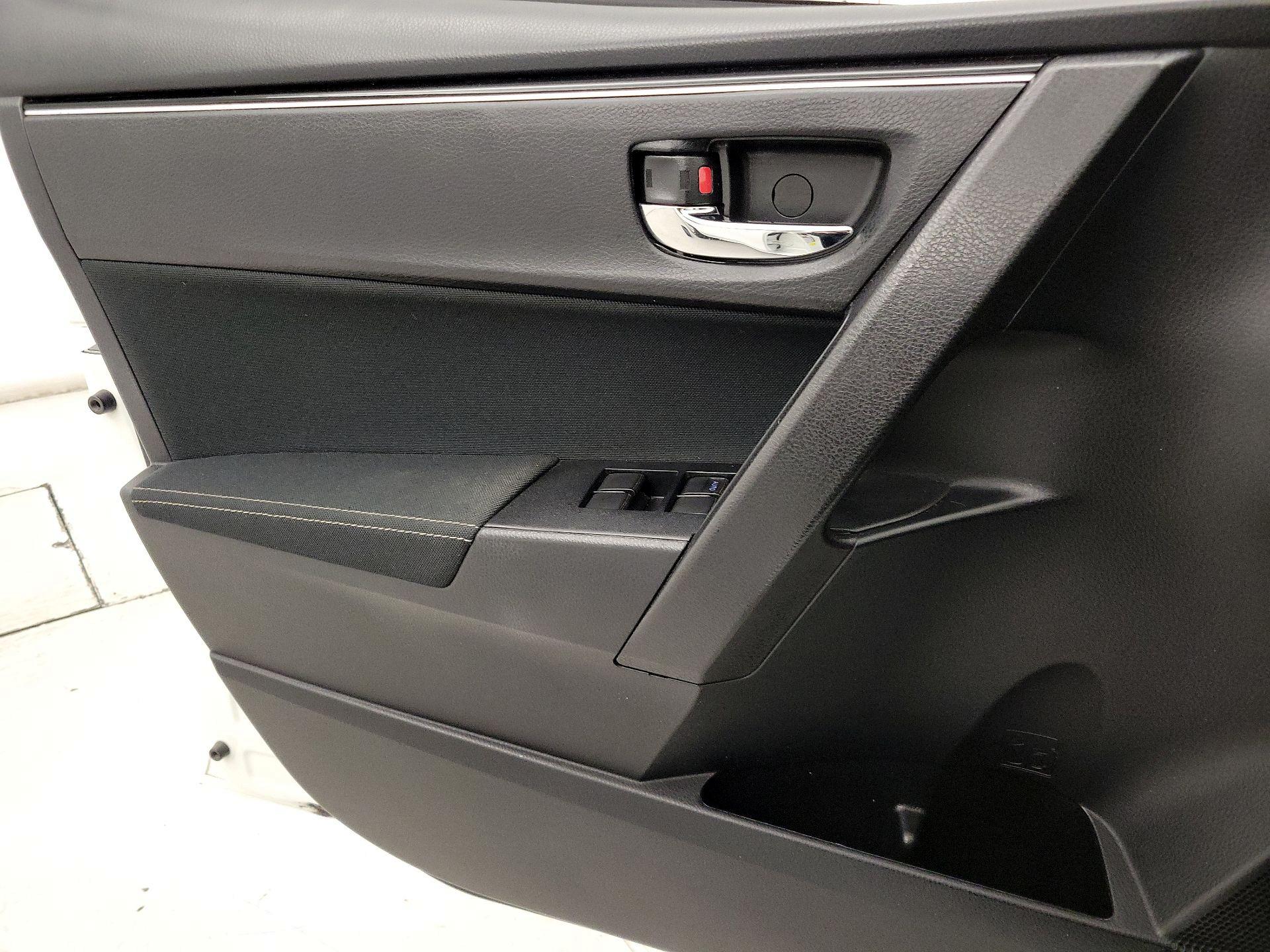 Thumbnail: 2018 Toyota Corolla - 12