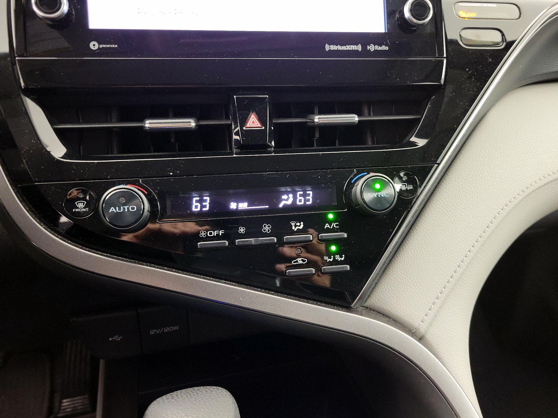 Thumbnail: 2022 Toyota Camry - 16