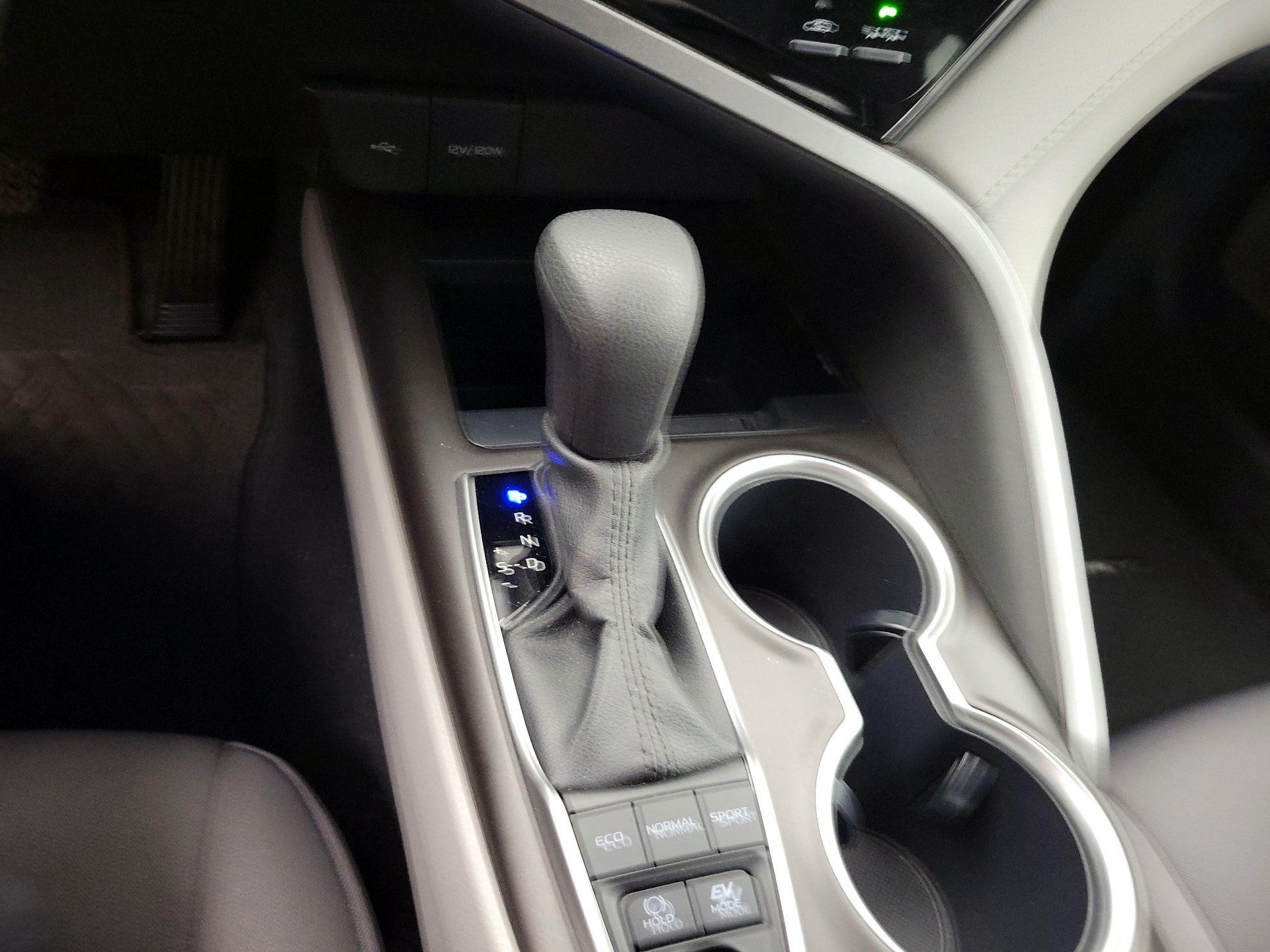 Thumbnail: 2022 Toyota Camry - 17