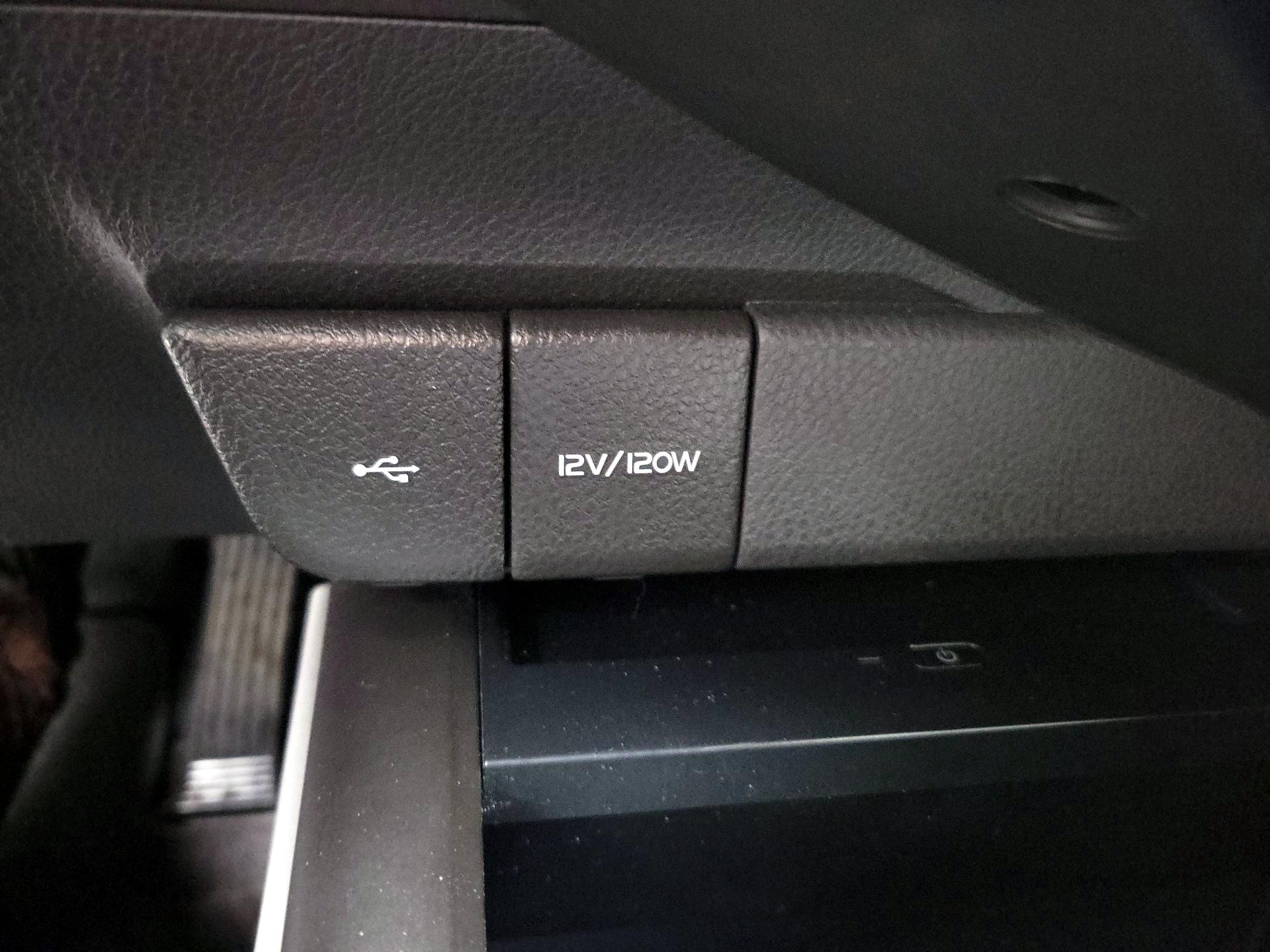 Thumbnail: 2022 Toyota Camry - 18