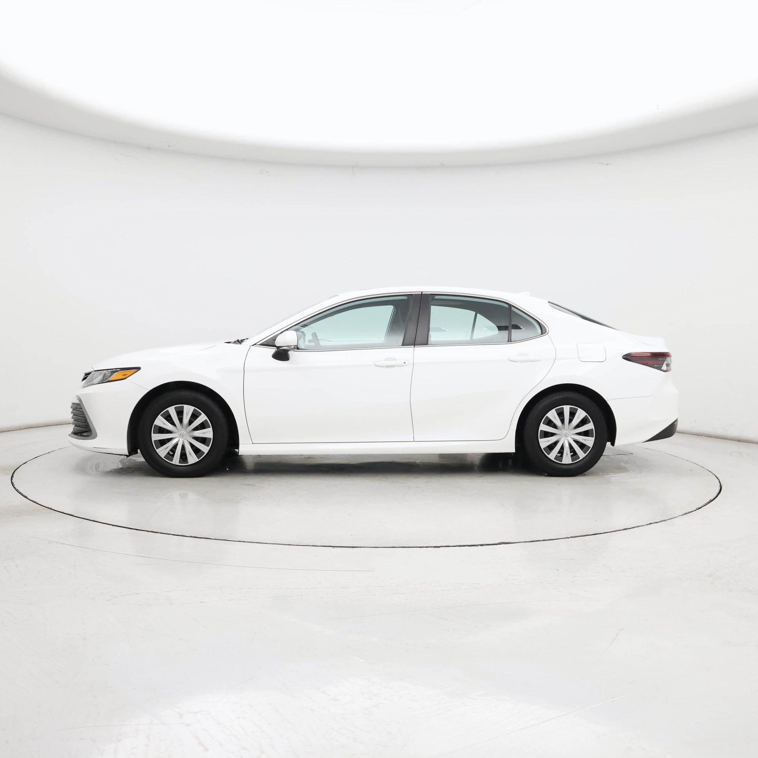 Thumbnail: 2022 Toyota Camry - 3