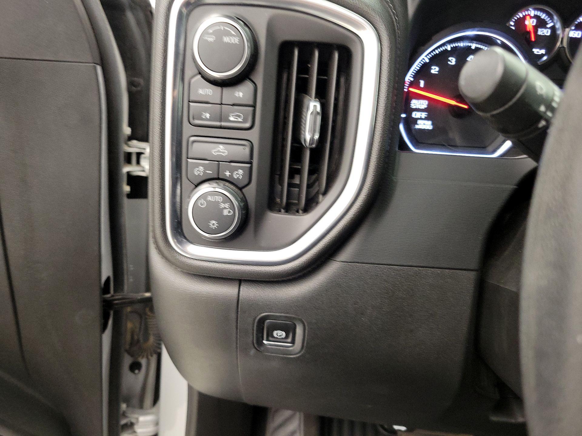 Thumbnail: 2020 Chevrolet Silverado 1500 - 13