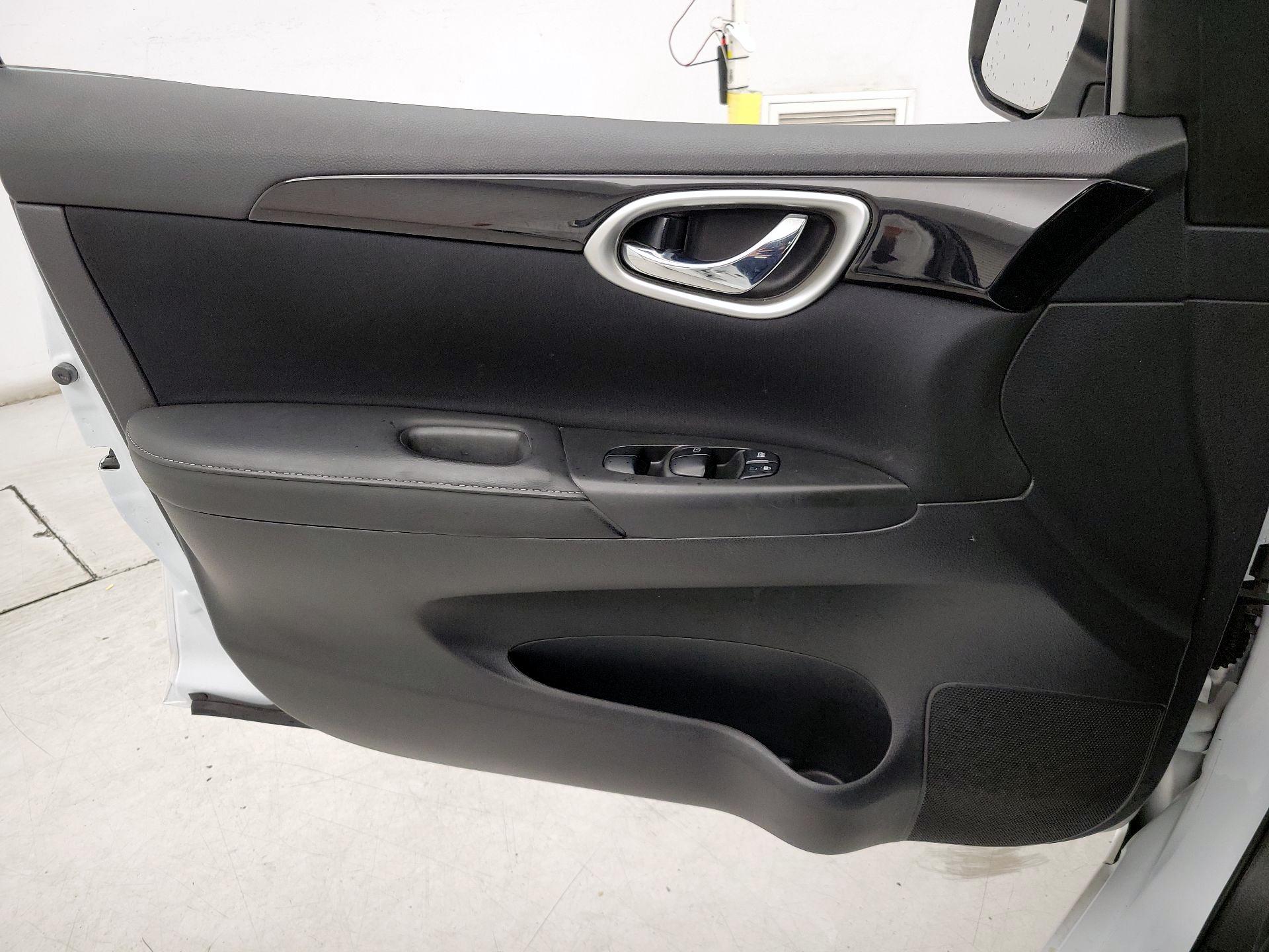 Thumbnail: 2019 Nissan Sentra - 12