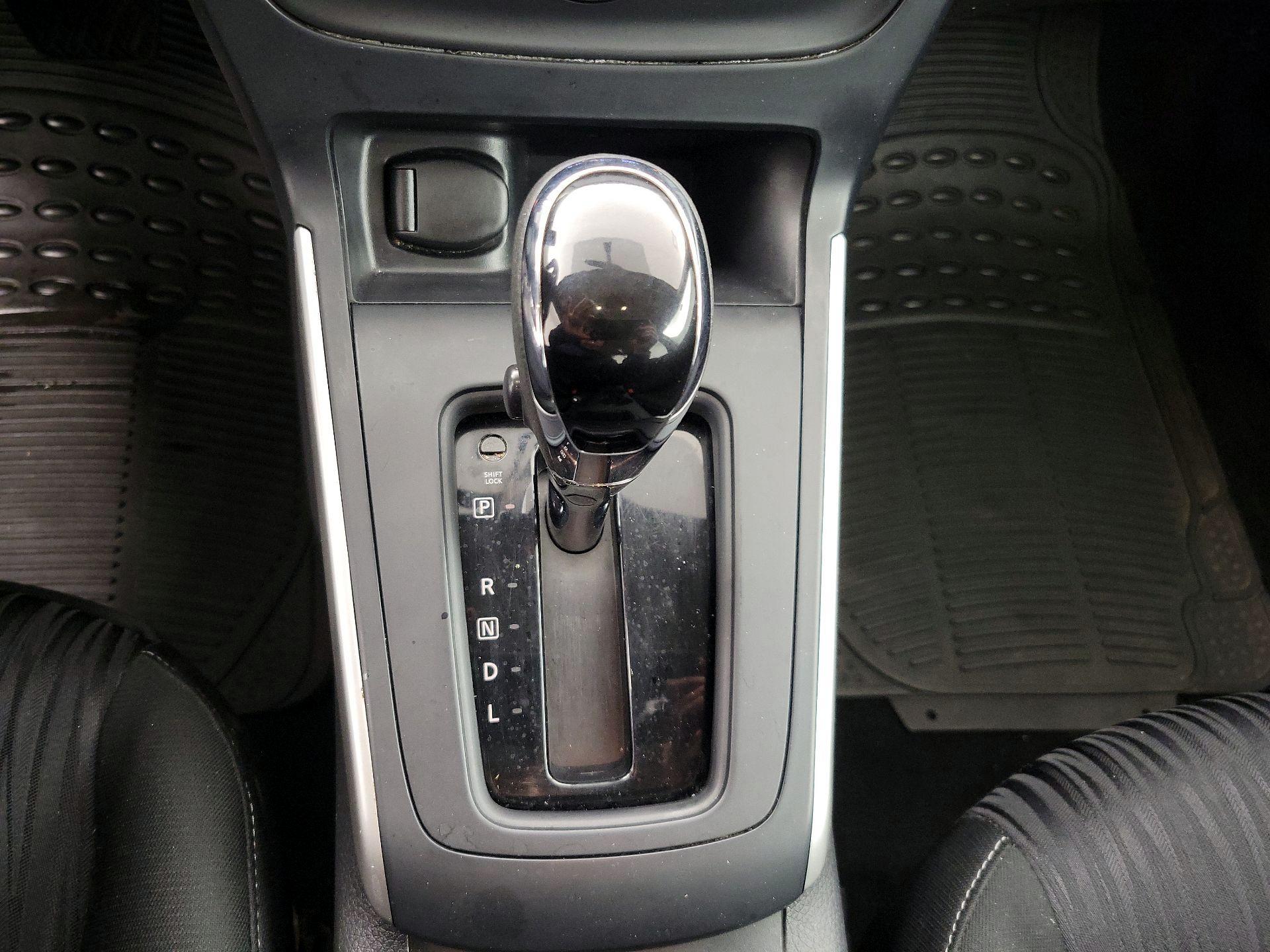 Thumbnail: 2019 Nissan Sentra - 17