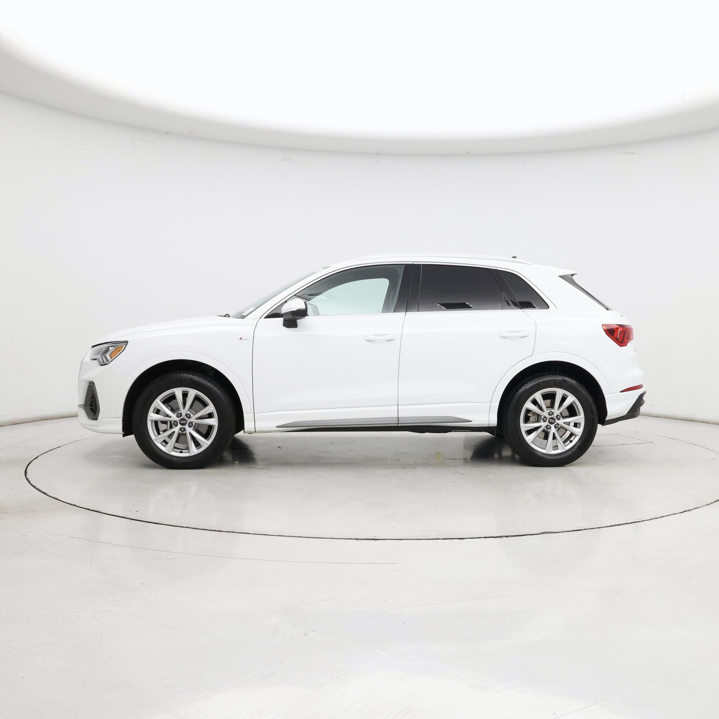 Thumbnail: 2025 Audi Q3 - 3