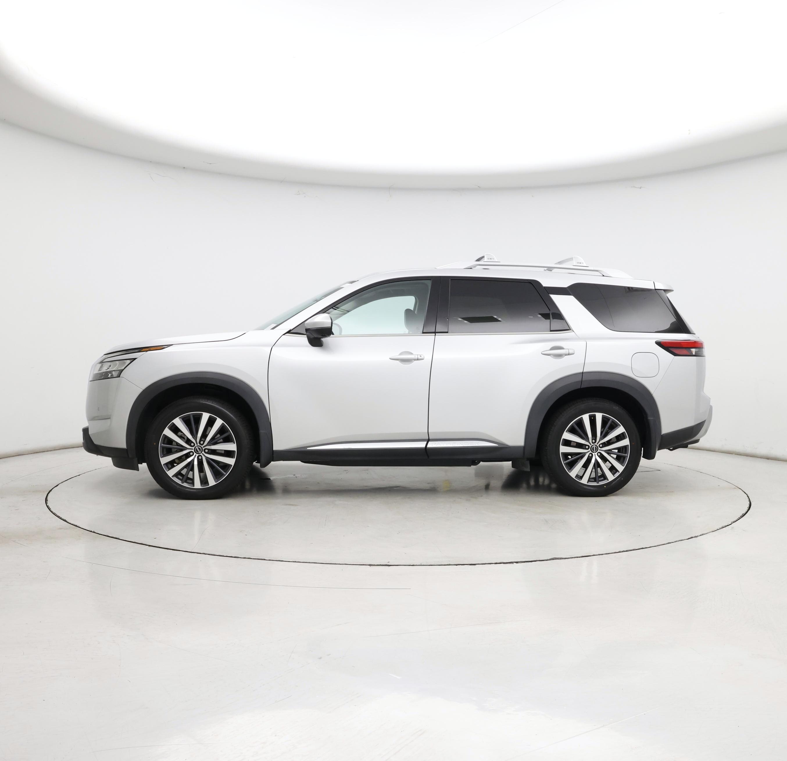 Thumbnail: 2022 Nissan Pathfinder - 3