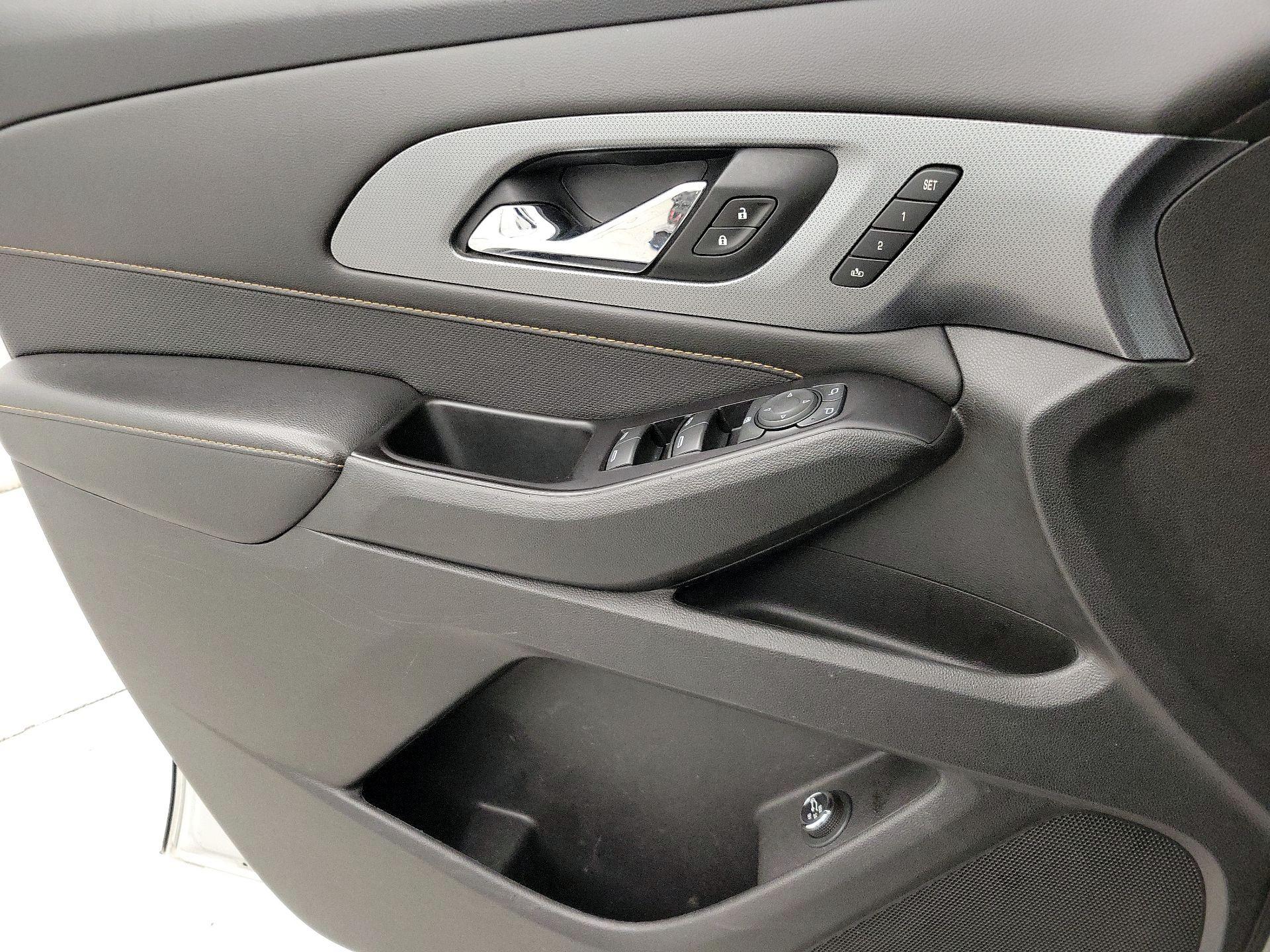 Thumbnail: 2020 Chevrolet Traverse - 12