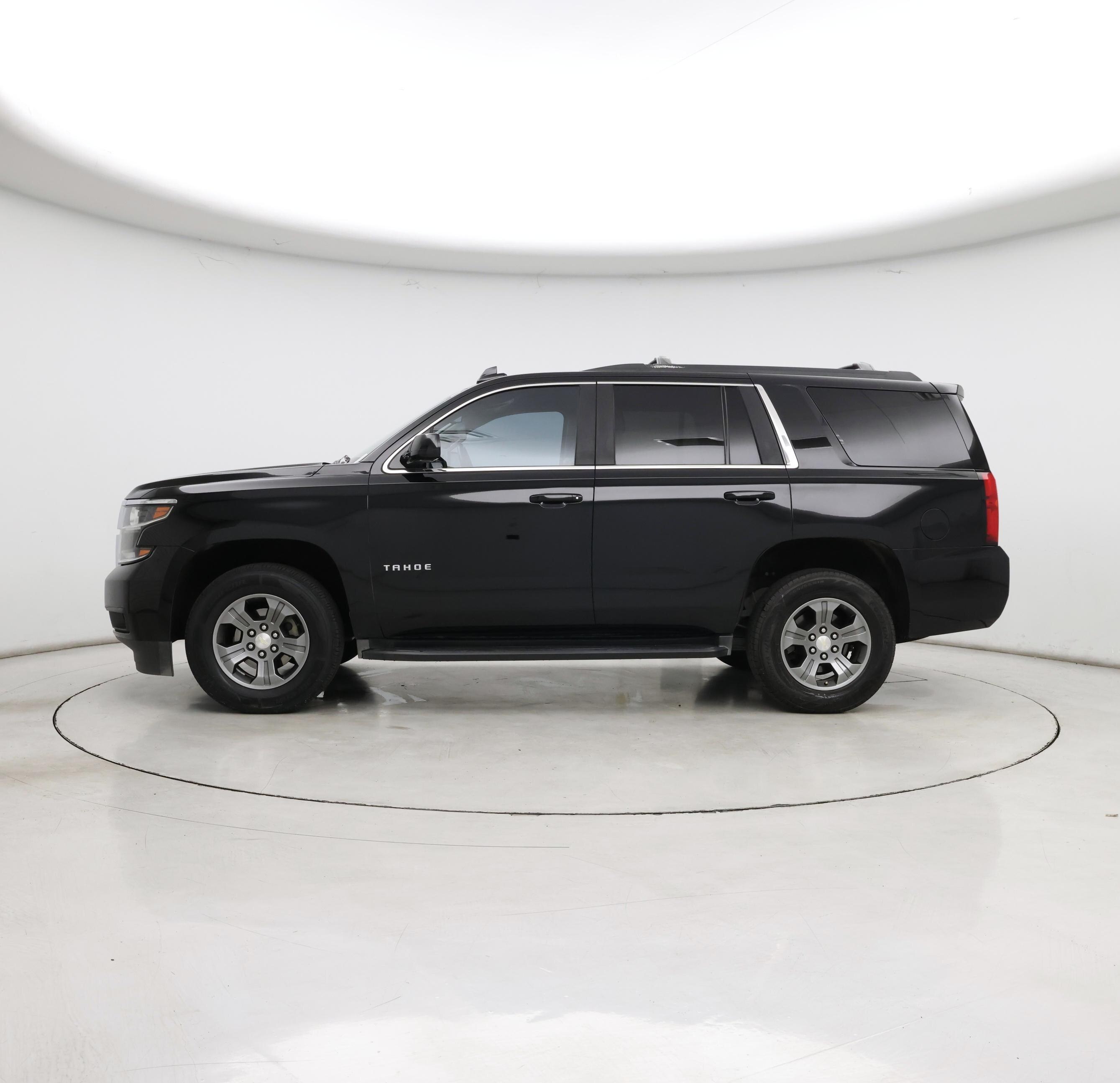 Thumbnail: 2018 Chevrolet Tahoe - 3
