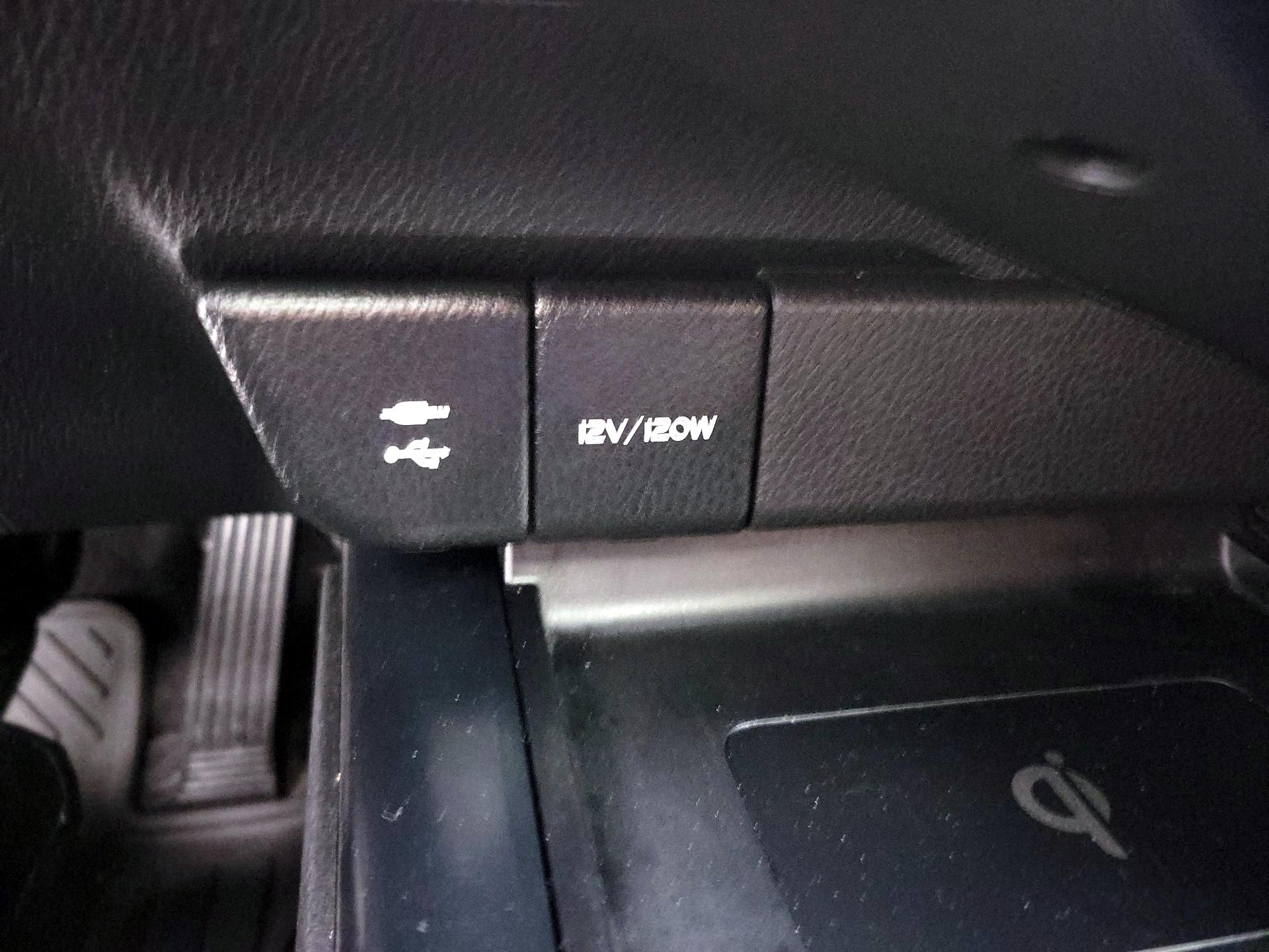 Thumbnail: 2019 Toyota Camry - 18
