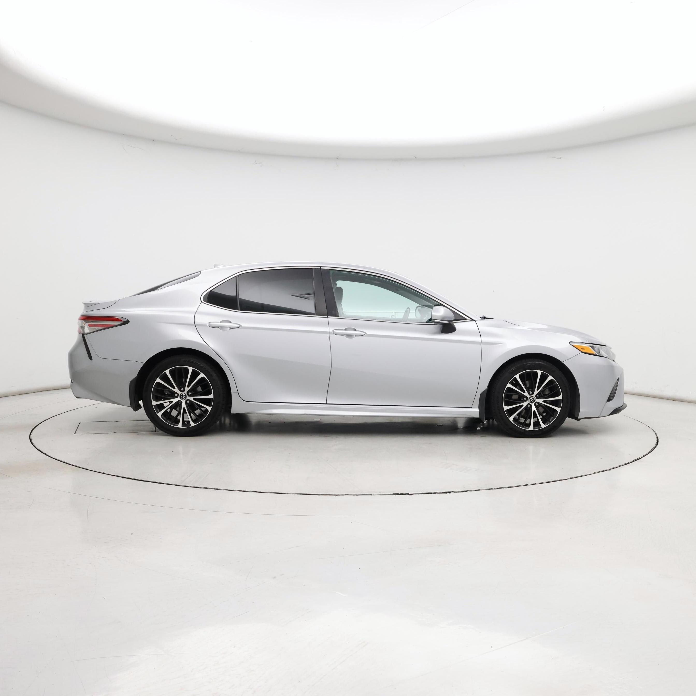 Thumbnail: 2019 Toyota Camry - 7