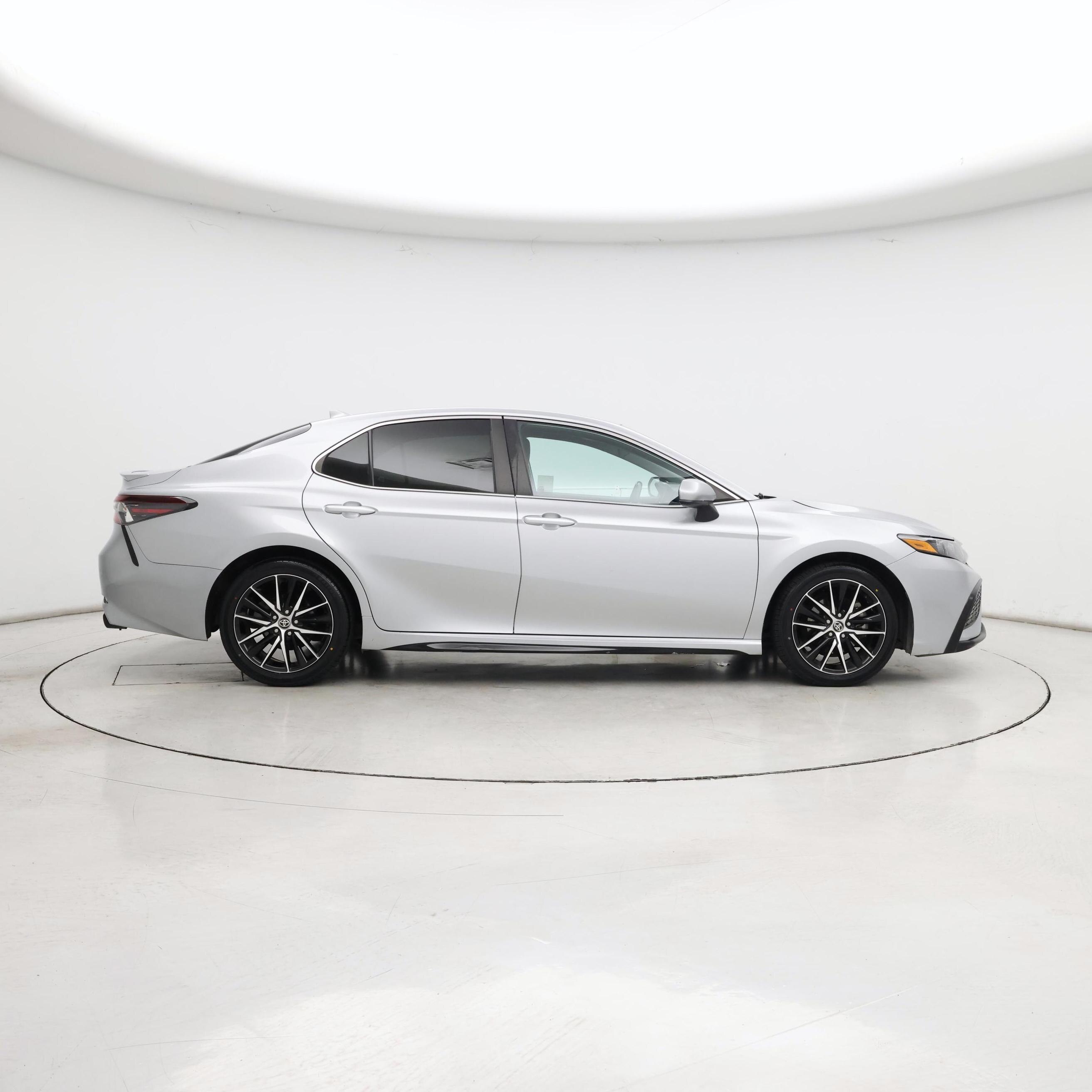 Thumbnail: 2021 Toyota Camry - 7