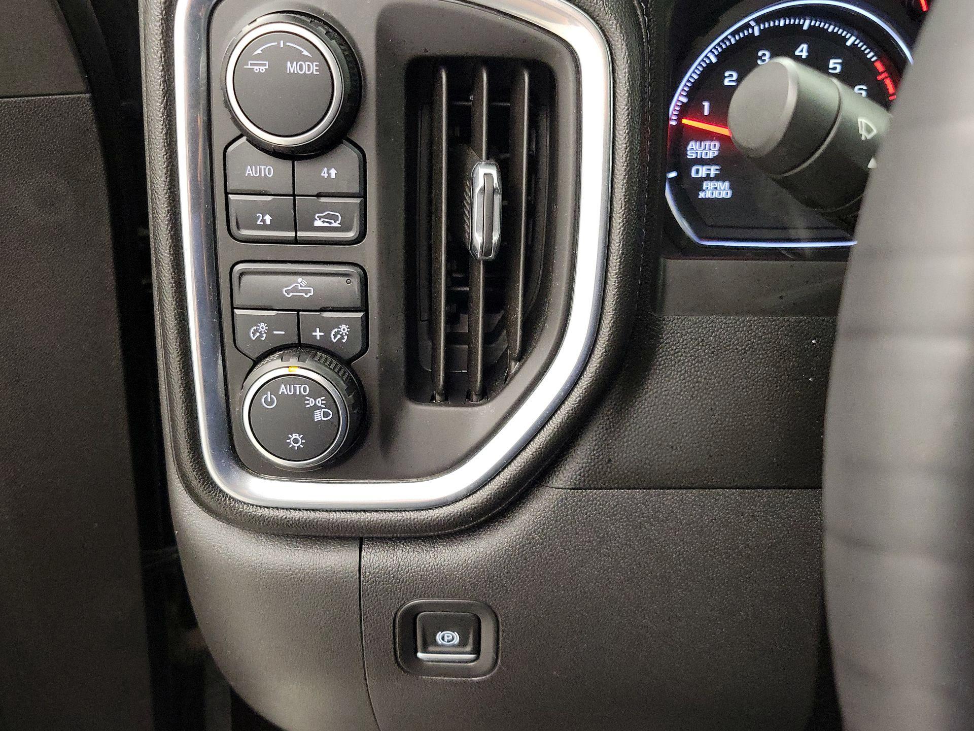 Thumbnail: 2020 Chevrolet Silverado 1500 - 13