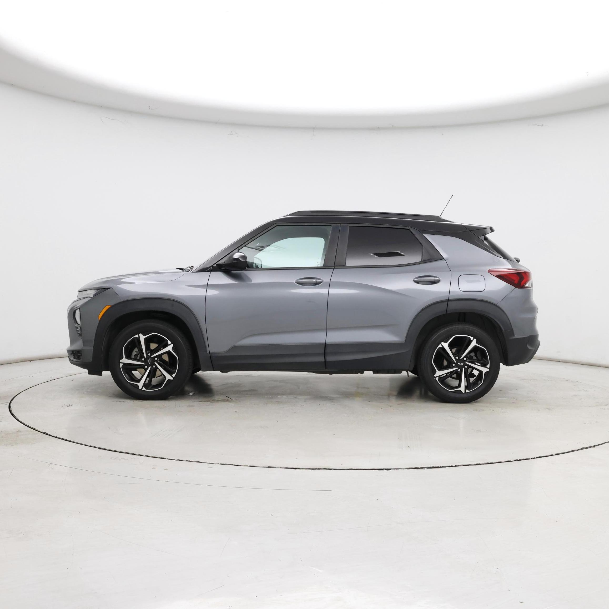 Thumbnail: 2021 Chevrolet TrailBlazer - 3