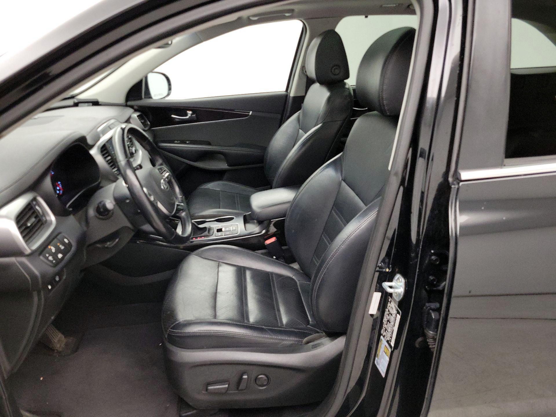 Thumbnail: 2019 Kia Sorento - 11