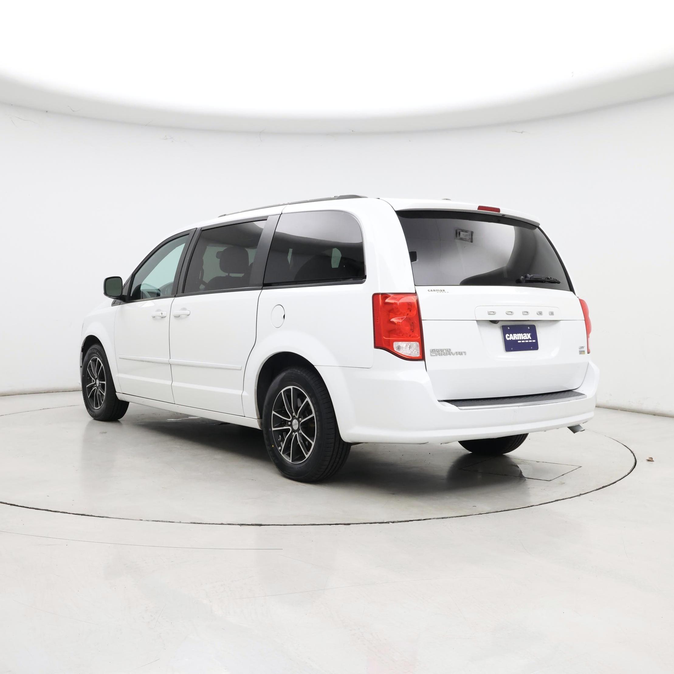 Thumbnail: 2017 Dodge Grand Caravan - 2