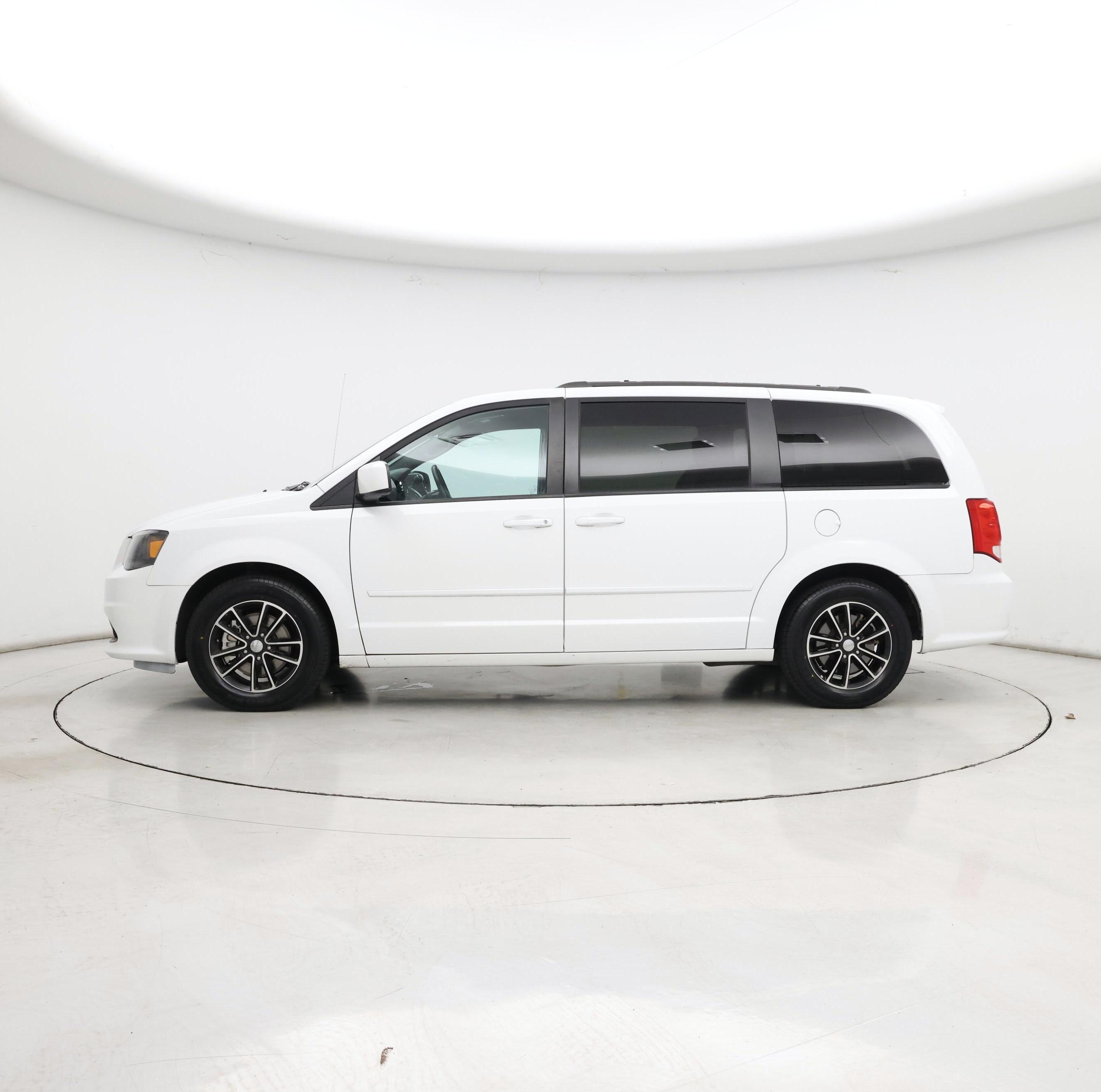 Thumbnail: 2017 Dodge Grand Caravan - 3