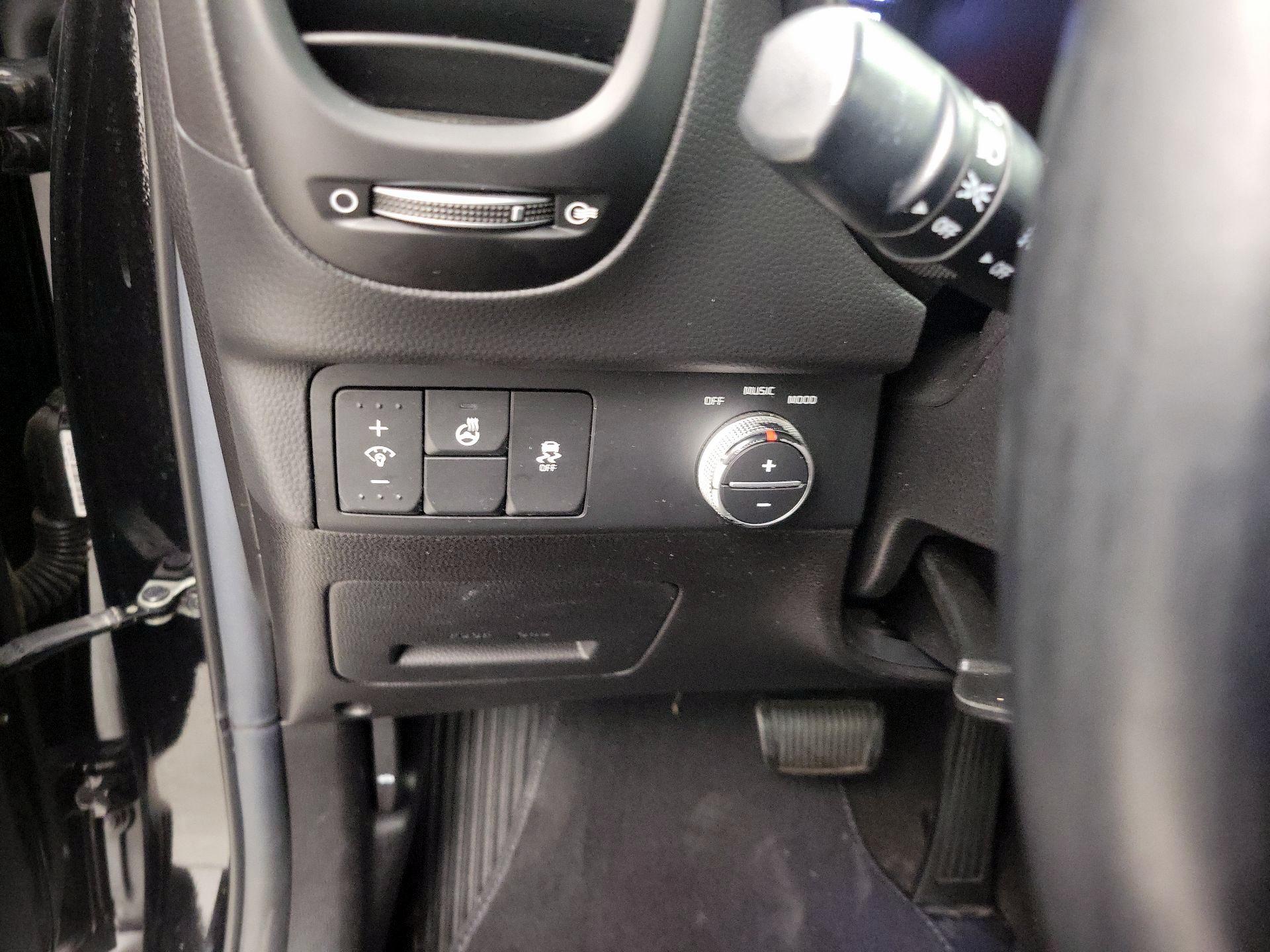Thumbnail: 2015 Kia Soul - 13
