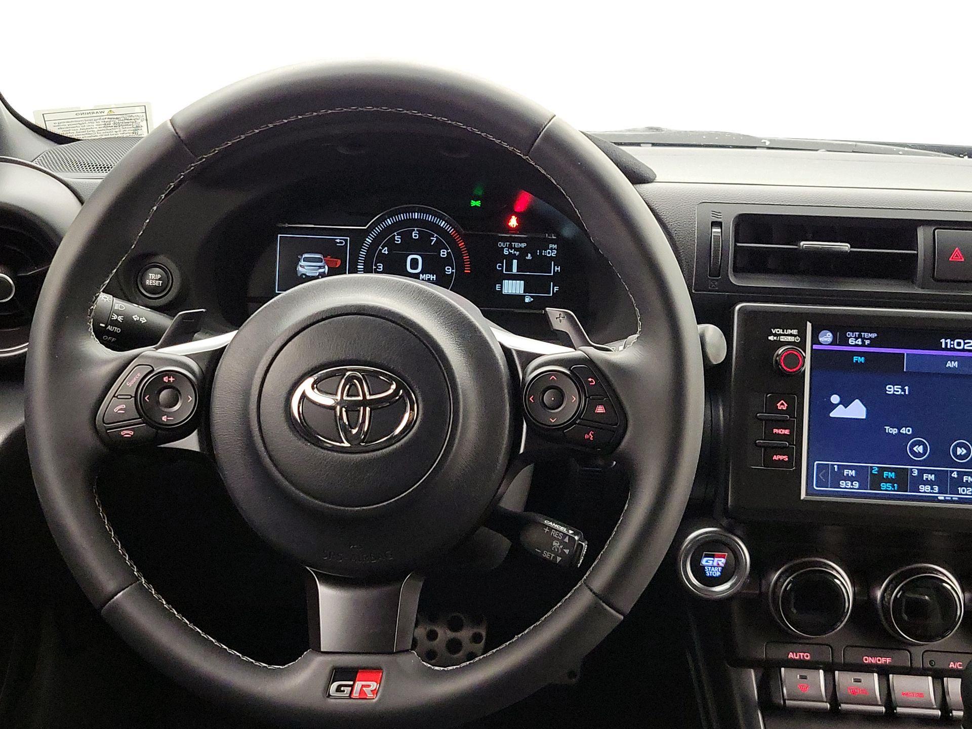Thumbnail: 2025 Toyota GR86 - 10