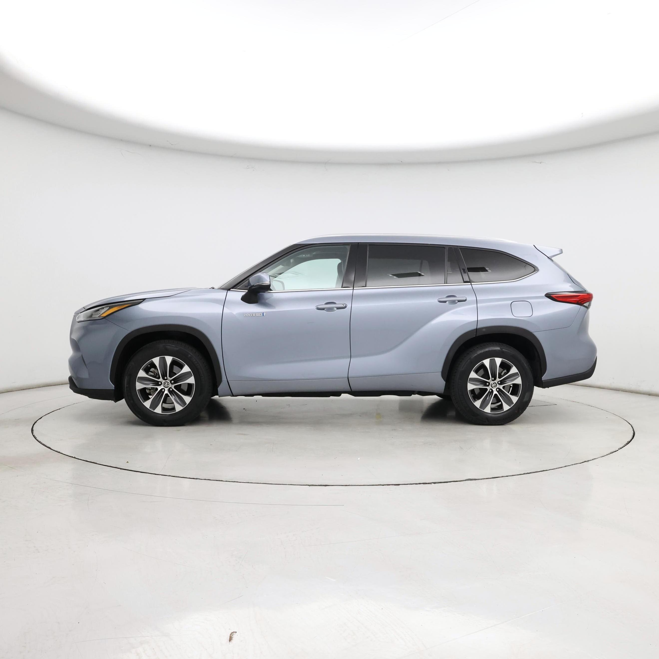 Thumbnail: 2020 Toyota Highlander - 3