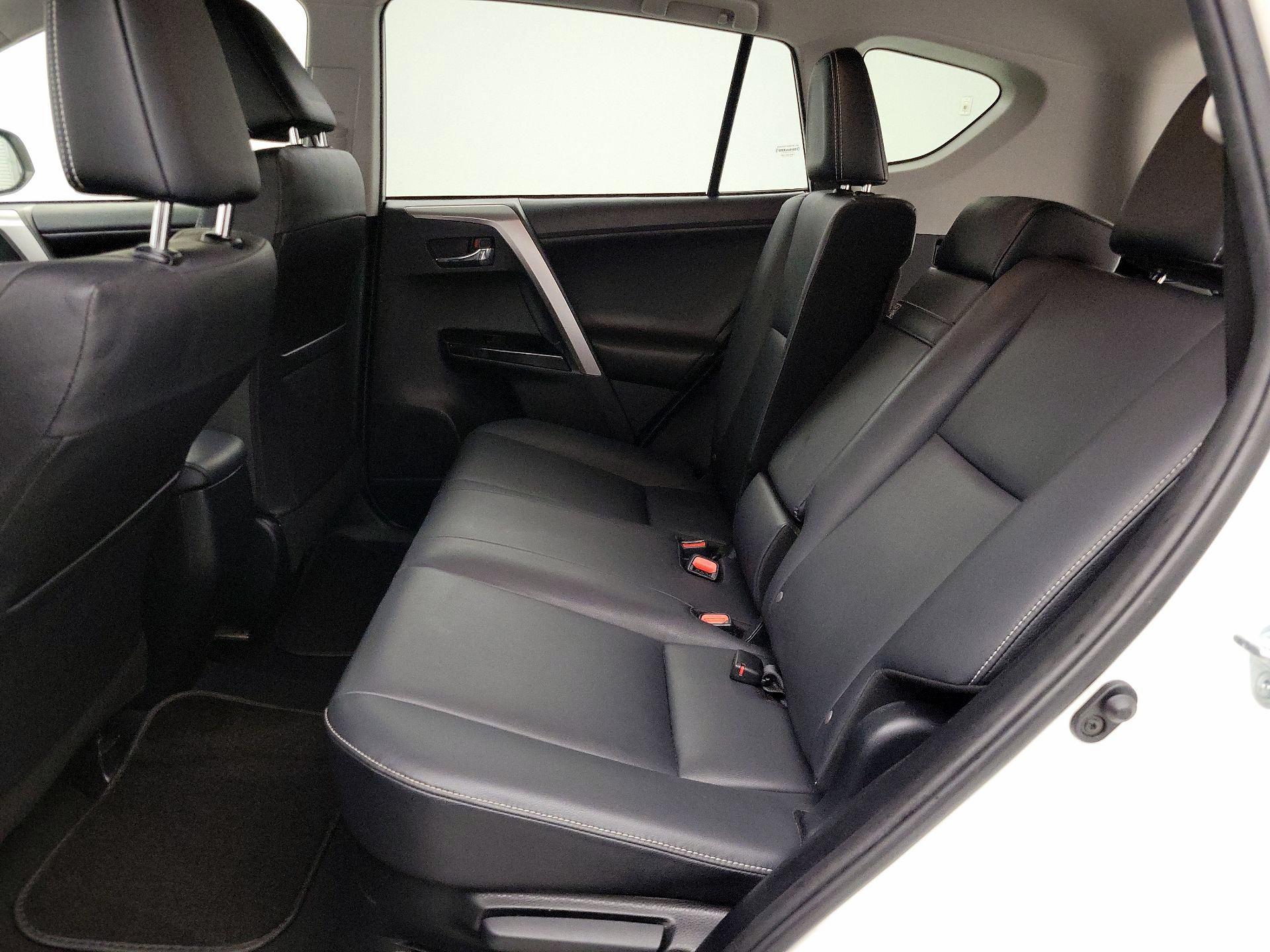 Thumbnail: 2017 Toyota RAV4 - 20