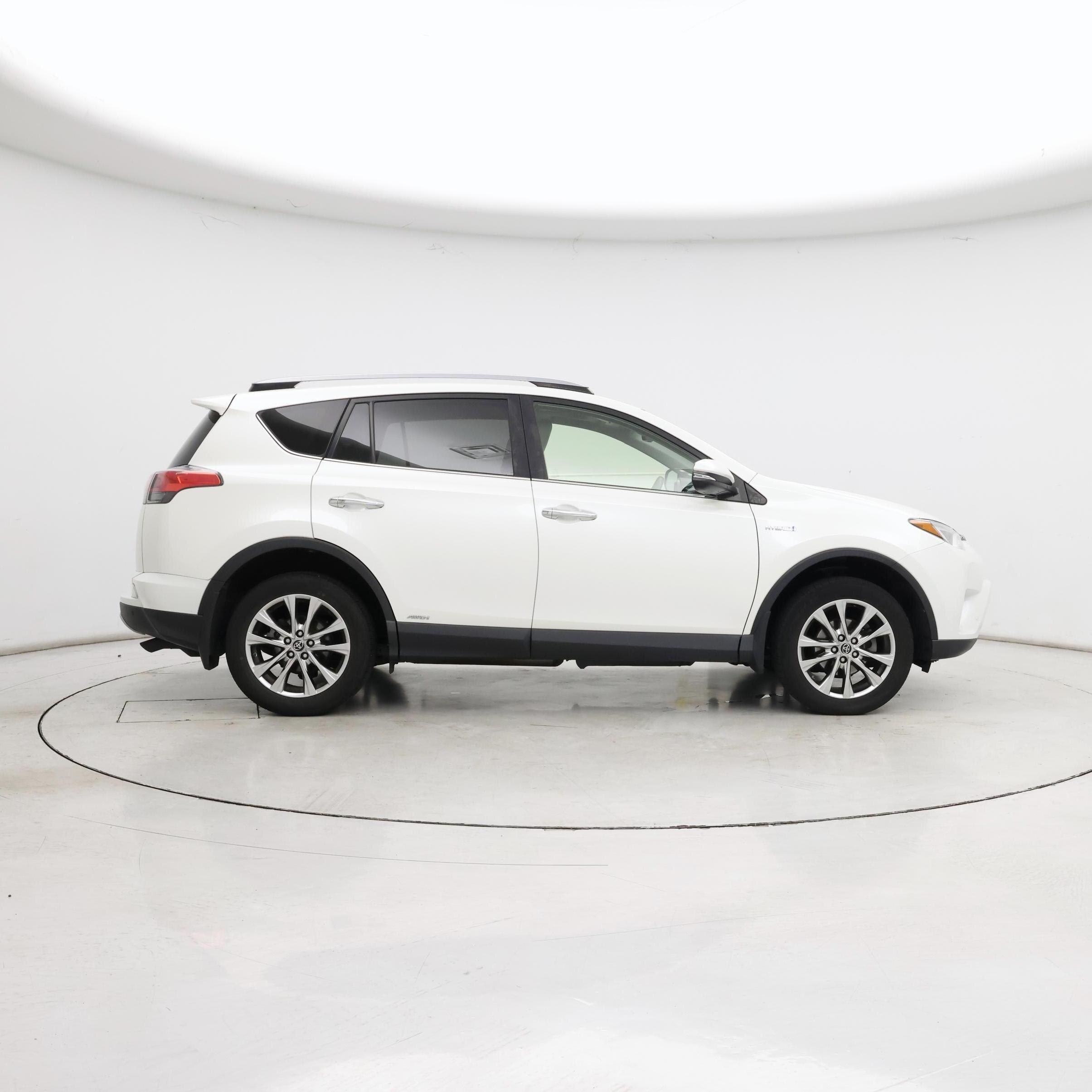 Thumbnail: 2017 Toyota RAV4 - 7