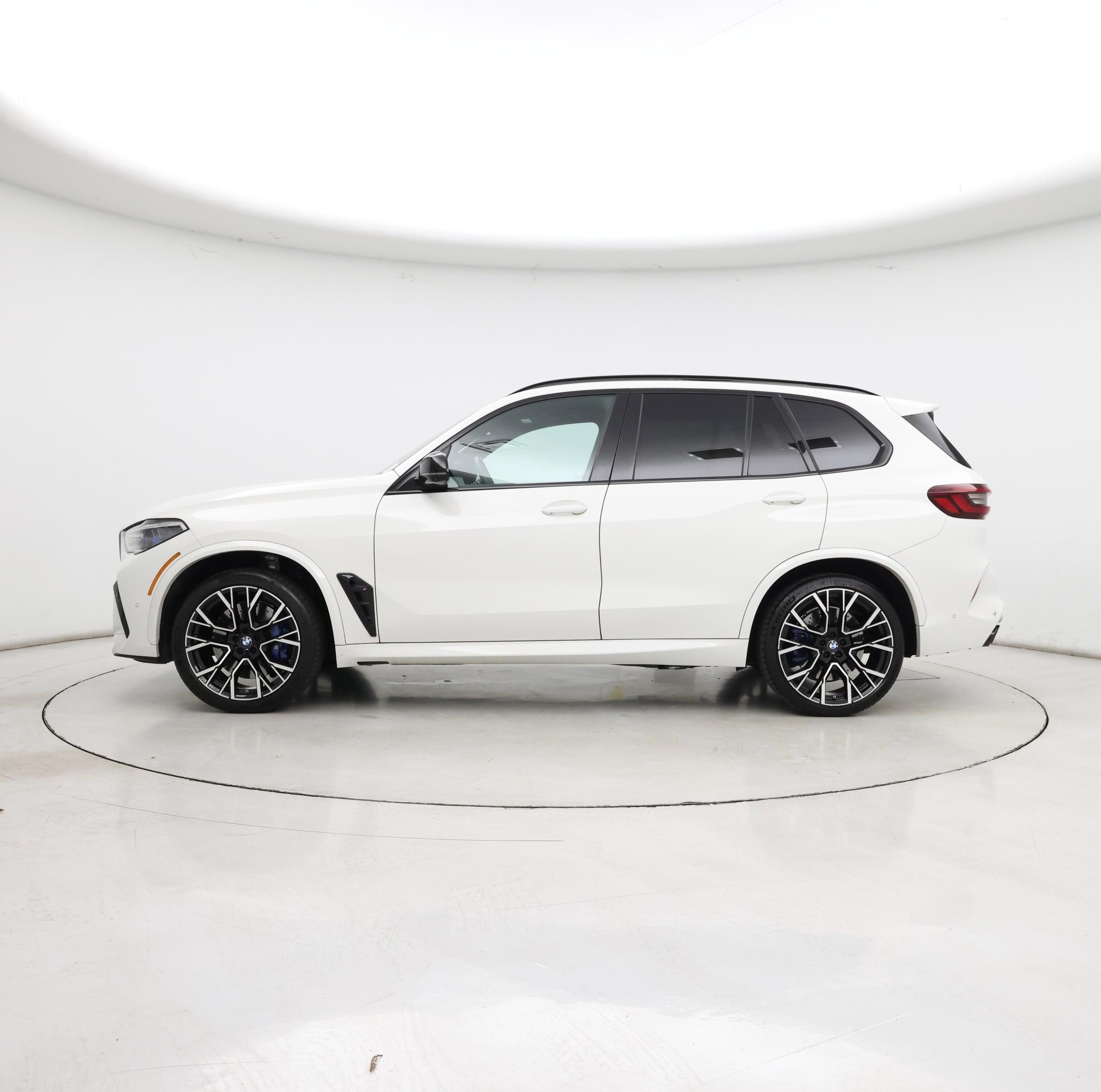 Thumbnail: 2021 BMW X5 - 3