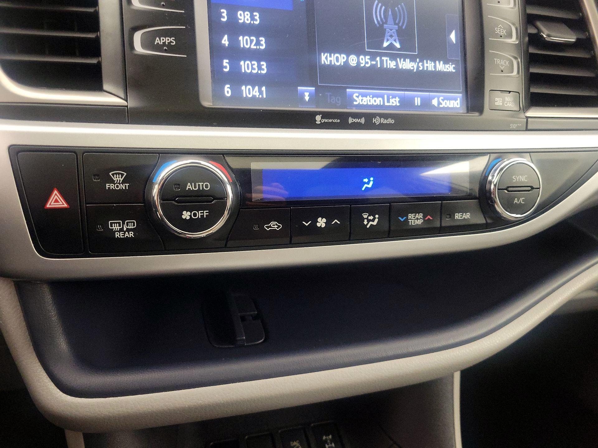 Thumbnail: 2018 Toyota Highlander - 16
