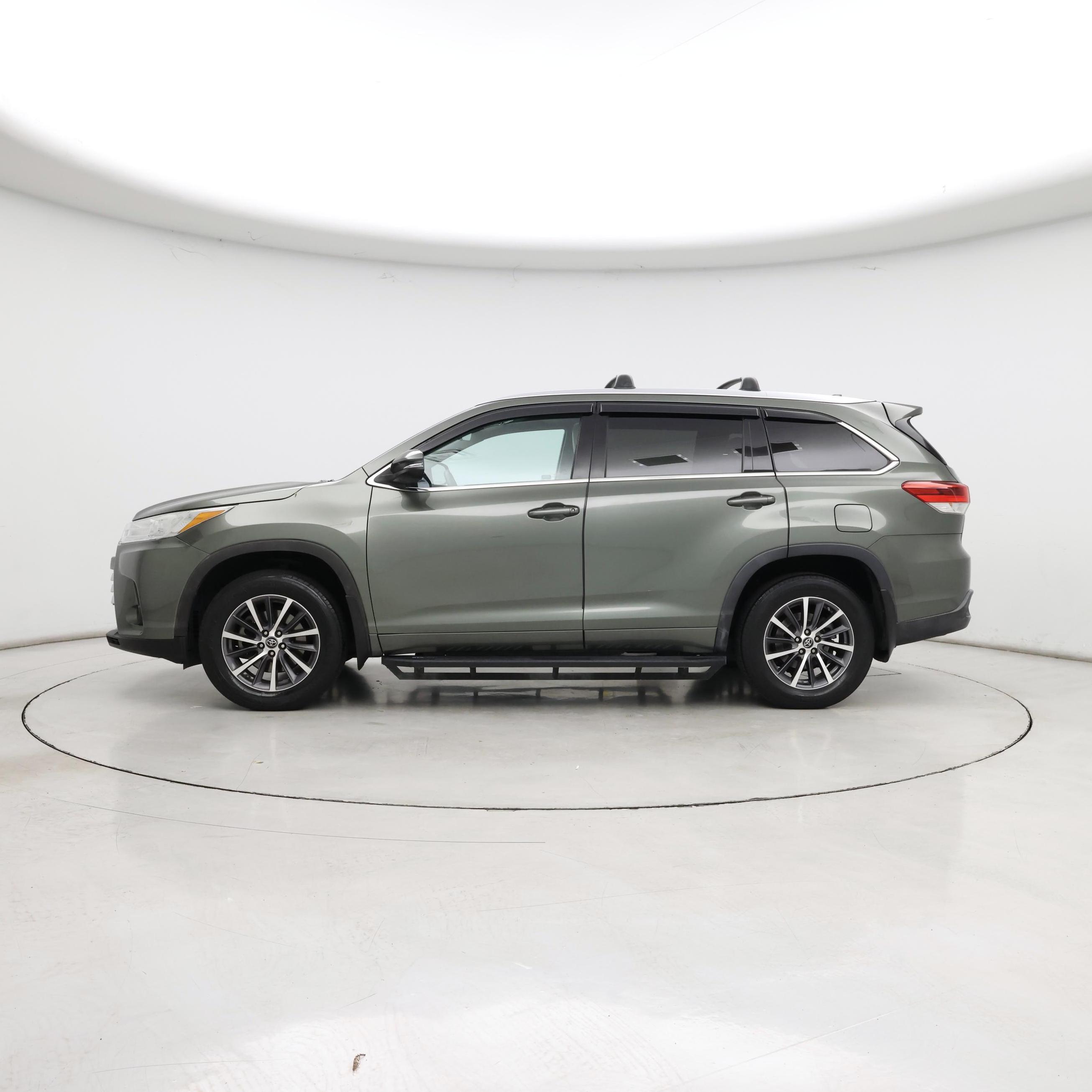 Thumbnail: 2018 Toyota Highlander - 3