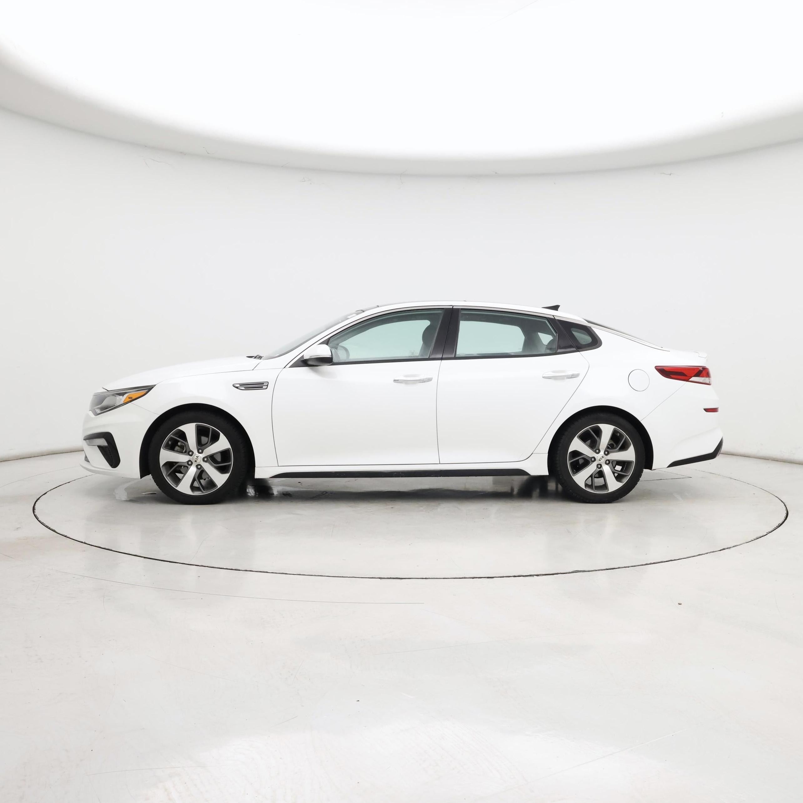 Thumbnail: 2019 Kia Optima - 3