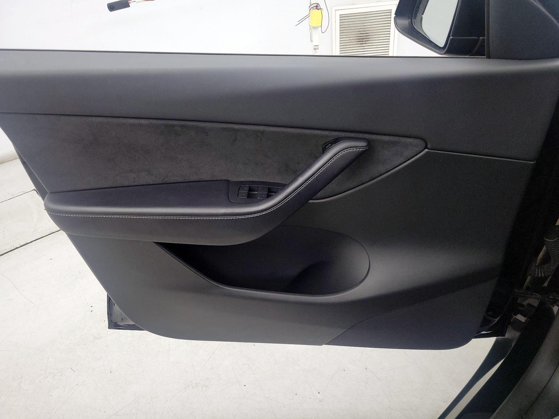 Thumbnail: 2022 Tesla Model Y - 12