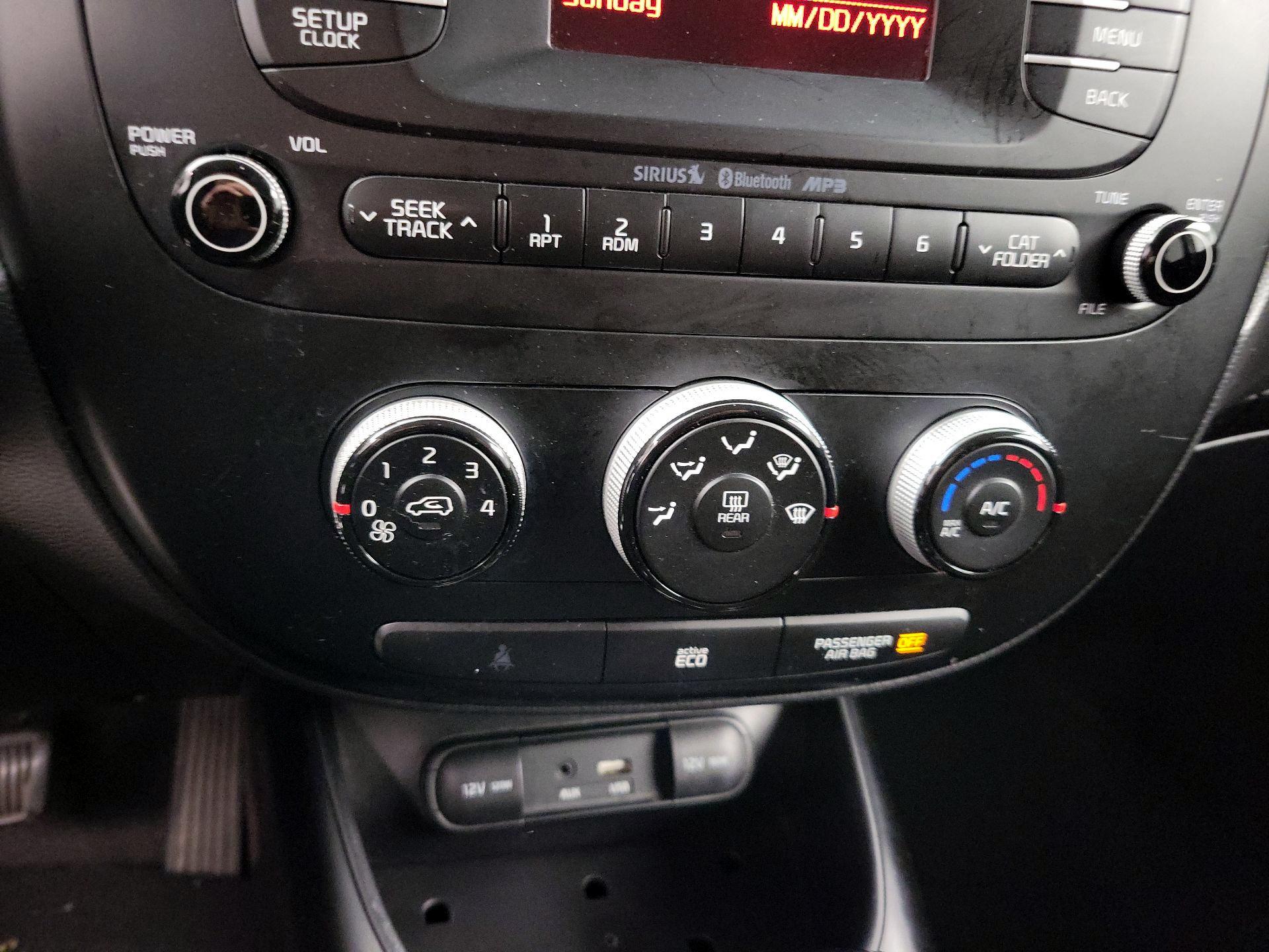Thumbnail: 2015 Kia Soul - 15