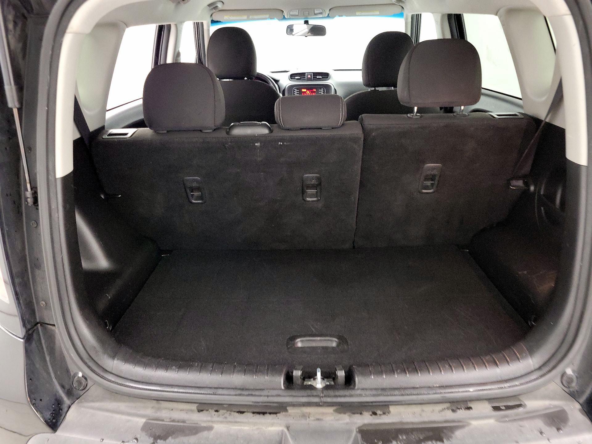 Thumbnail: 2015 Kia Soul - 19