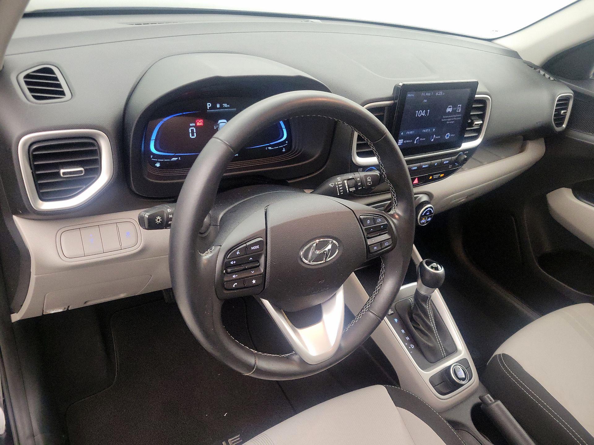 Thumbnail: 2023 Hyundai Venue - 9