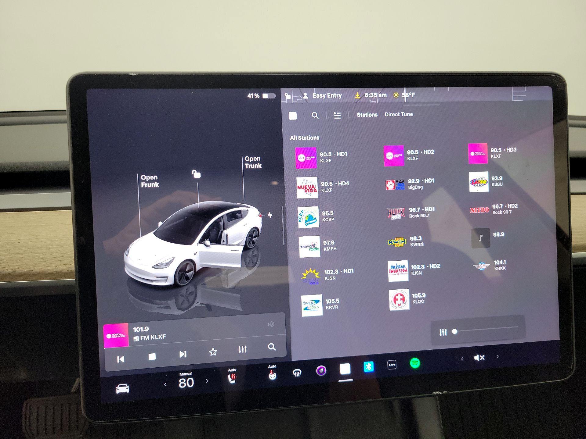 Thumbnail: 2023 Tesla Model 3 - 15