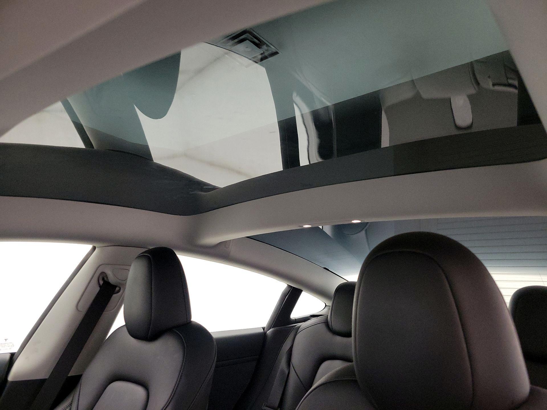 Thumbnail: 2023 Tesla Model 3 - 18