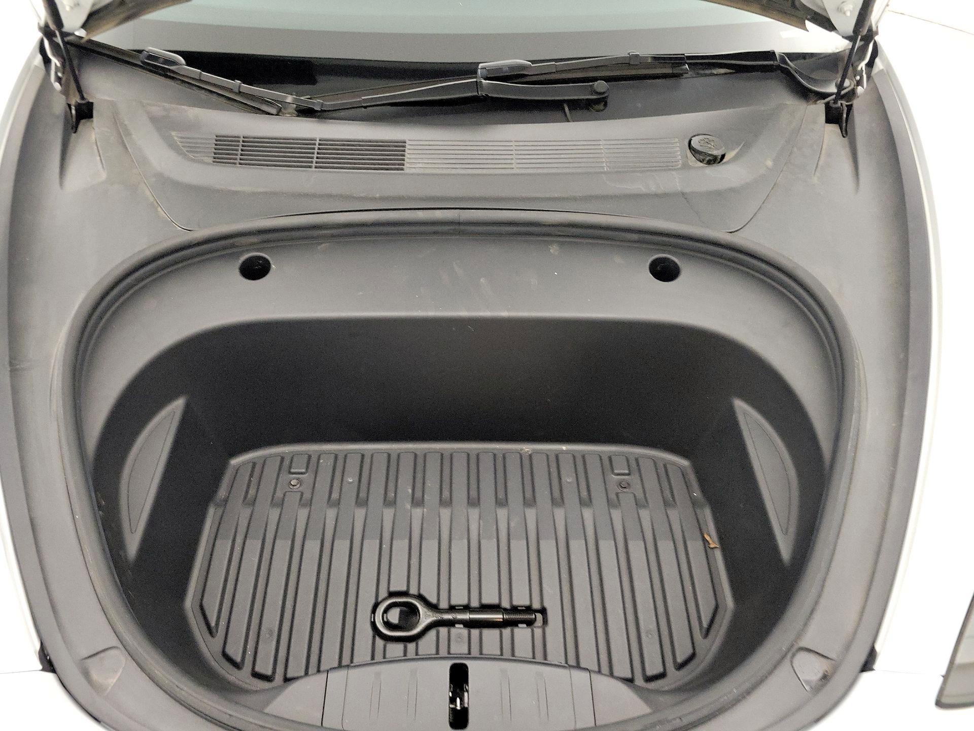 Thumbnail: 2023 Tesla Model 3 - 19