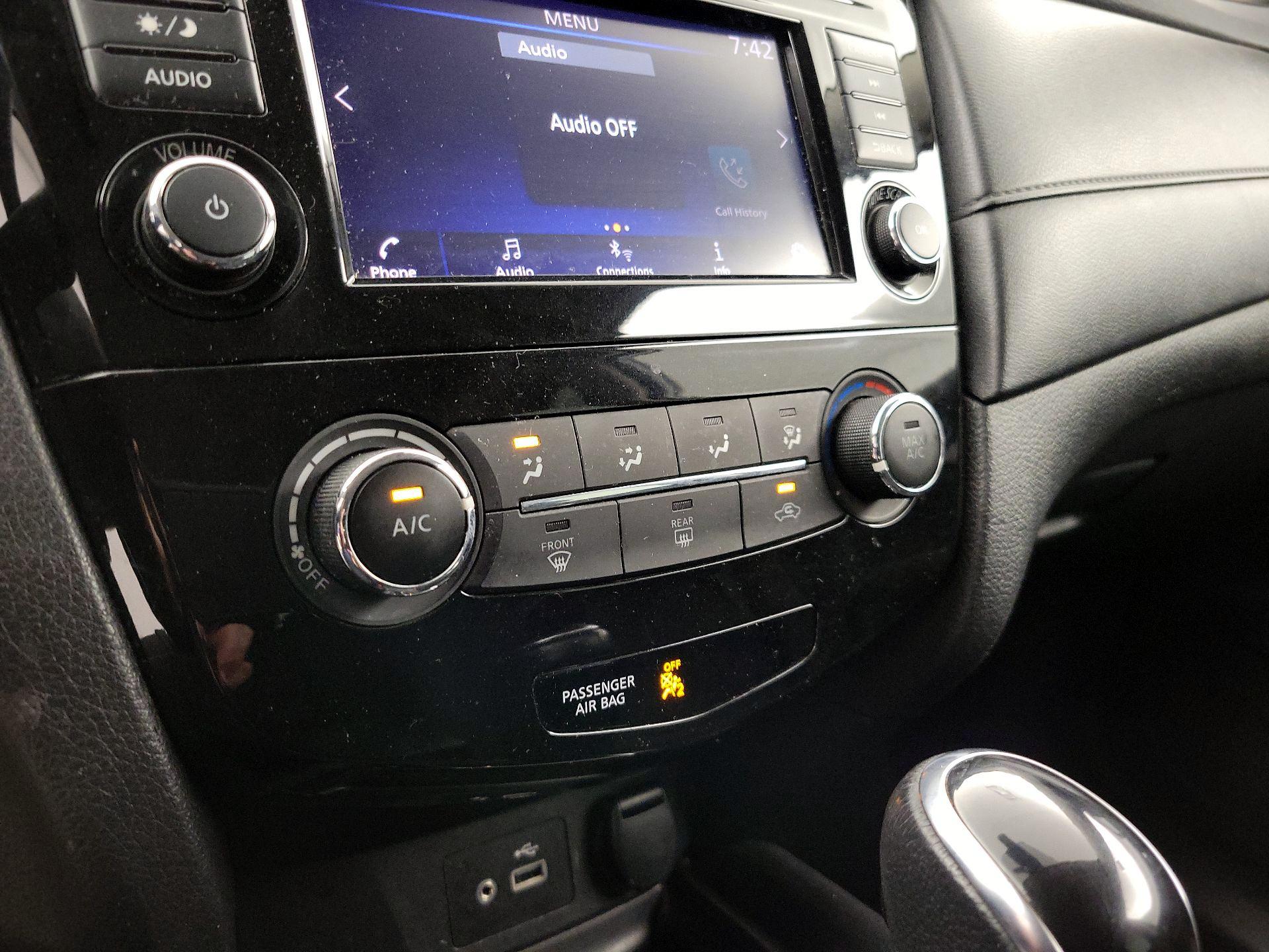Thumbnail: 2019 Nissan Rogue - 16