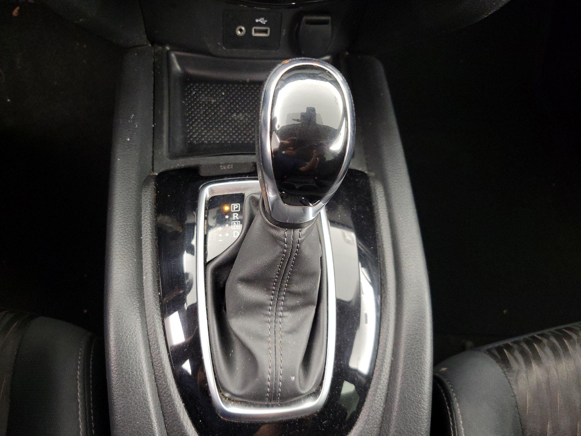 Thumbnail: 2019 Nissan Rogue - 17