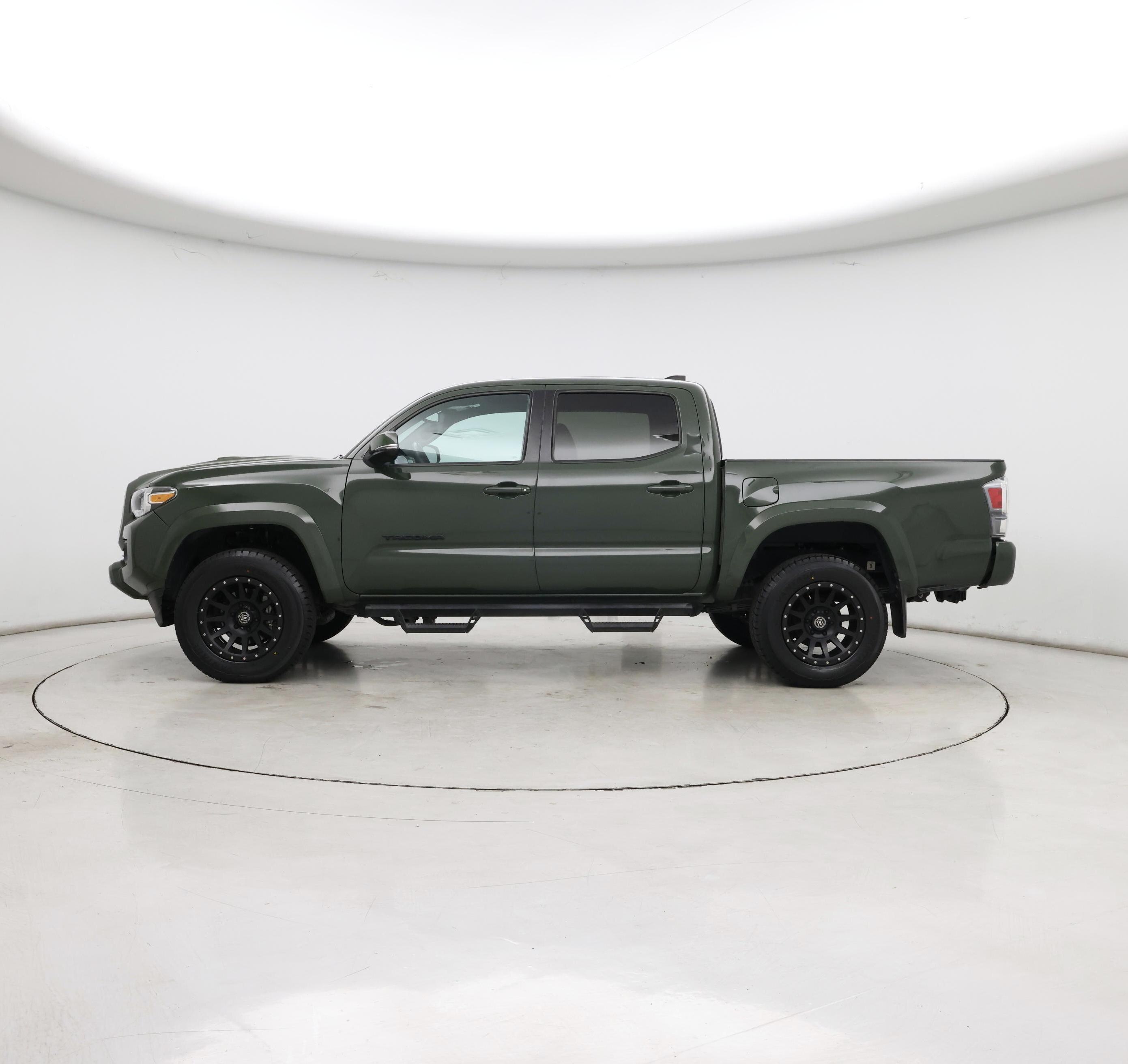 Thumbnail: 2022 Toyota Tacoma - 3