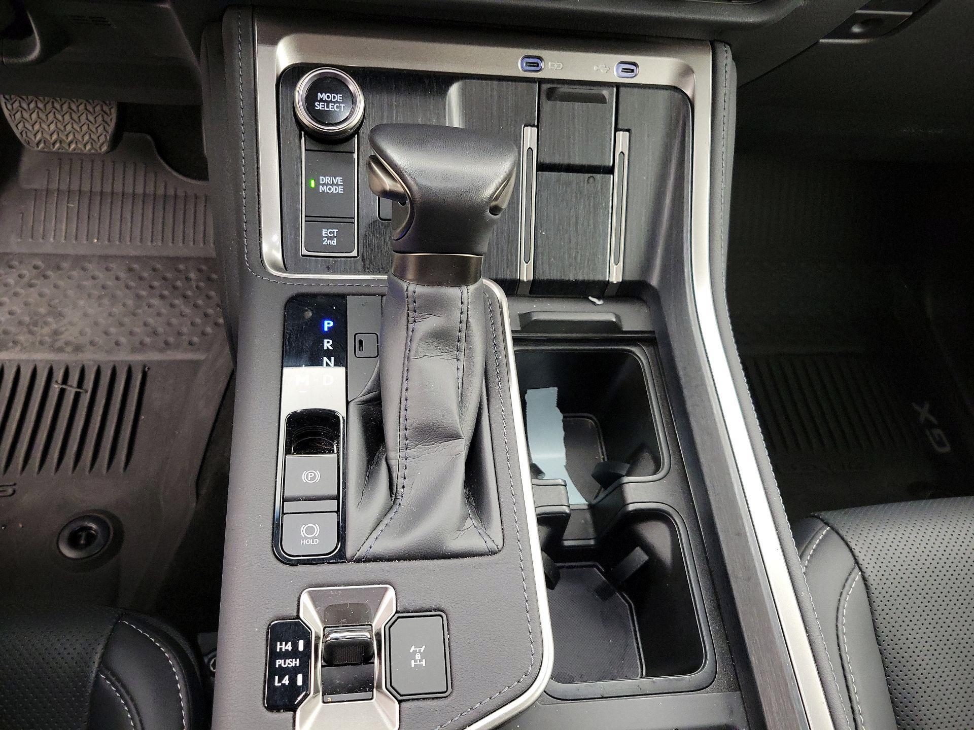 Thumbnail: 2025 Lexus GX - 18